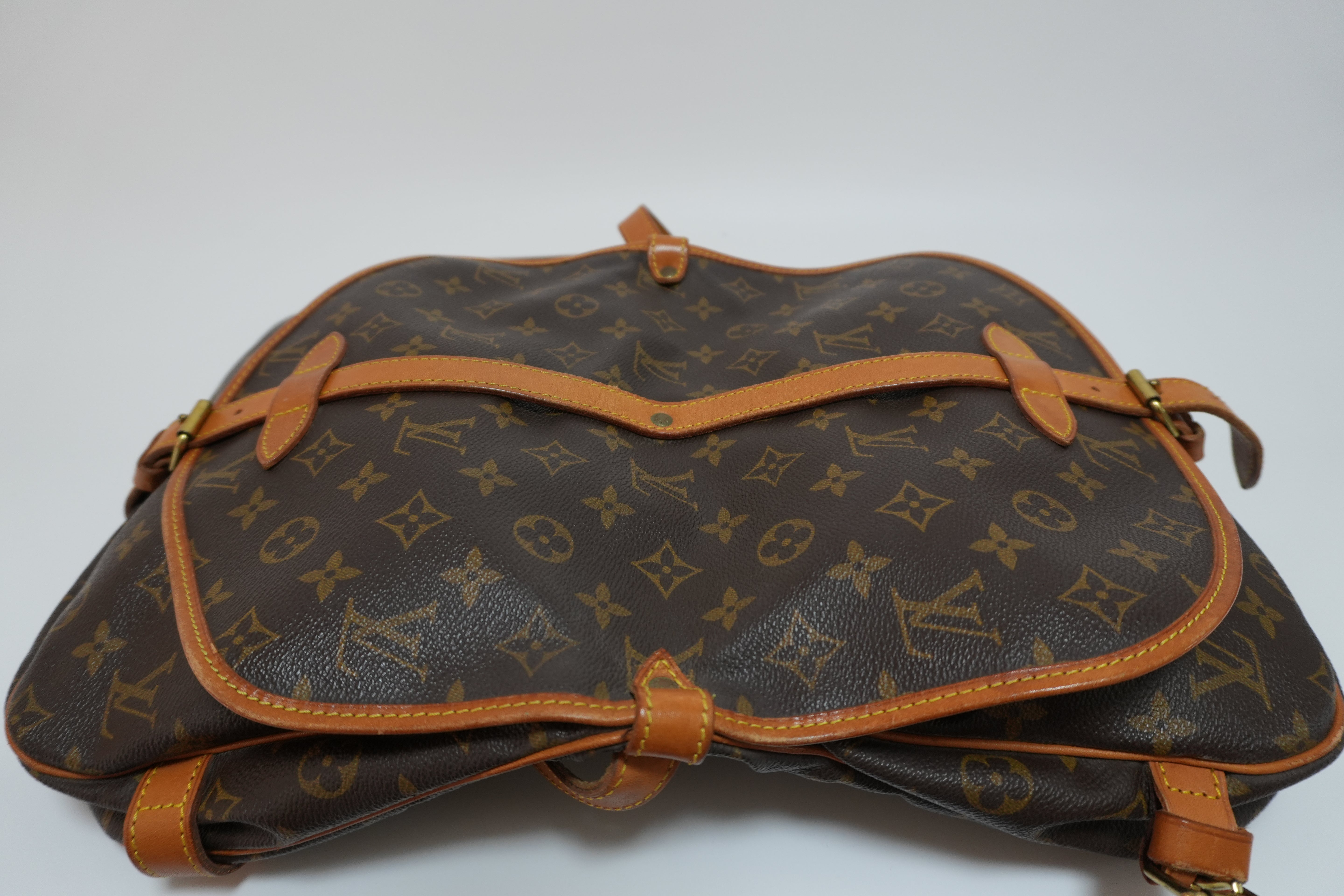 Louis Vuitton Saumur 30 Shoulder Bag Used