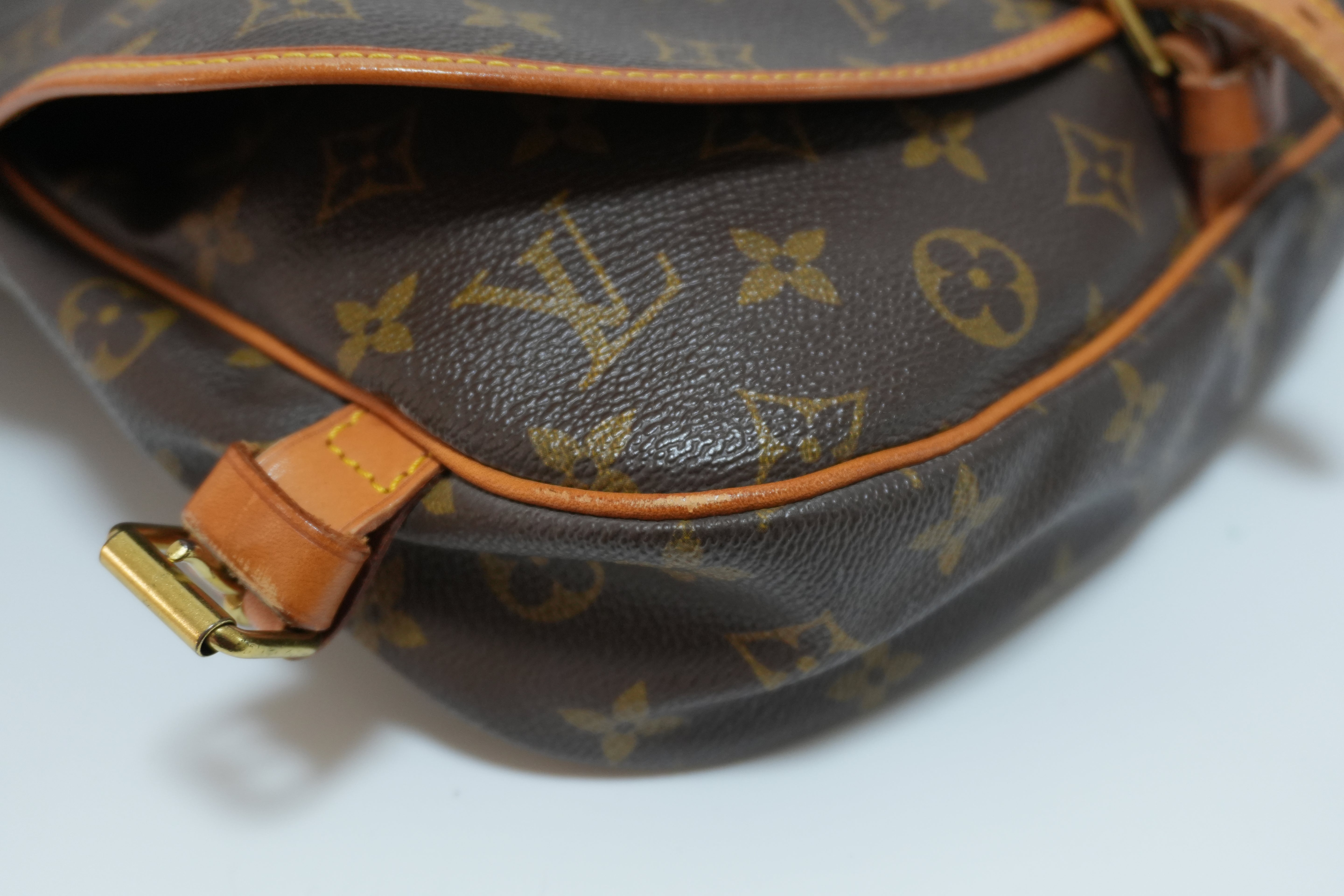 Louis Vuitton Saumur 30 Shoulder Bag Used