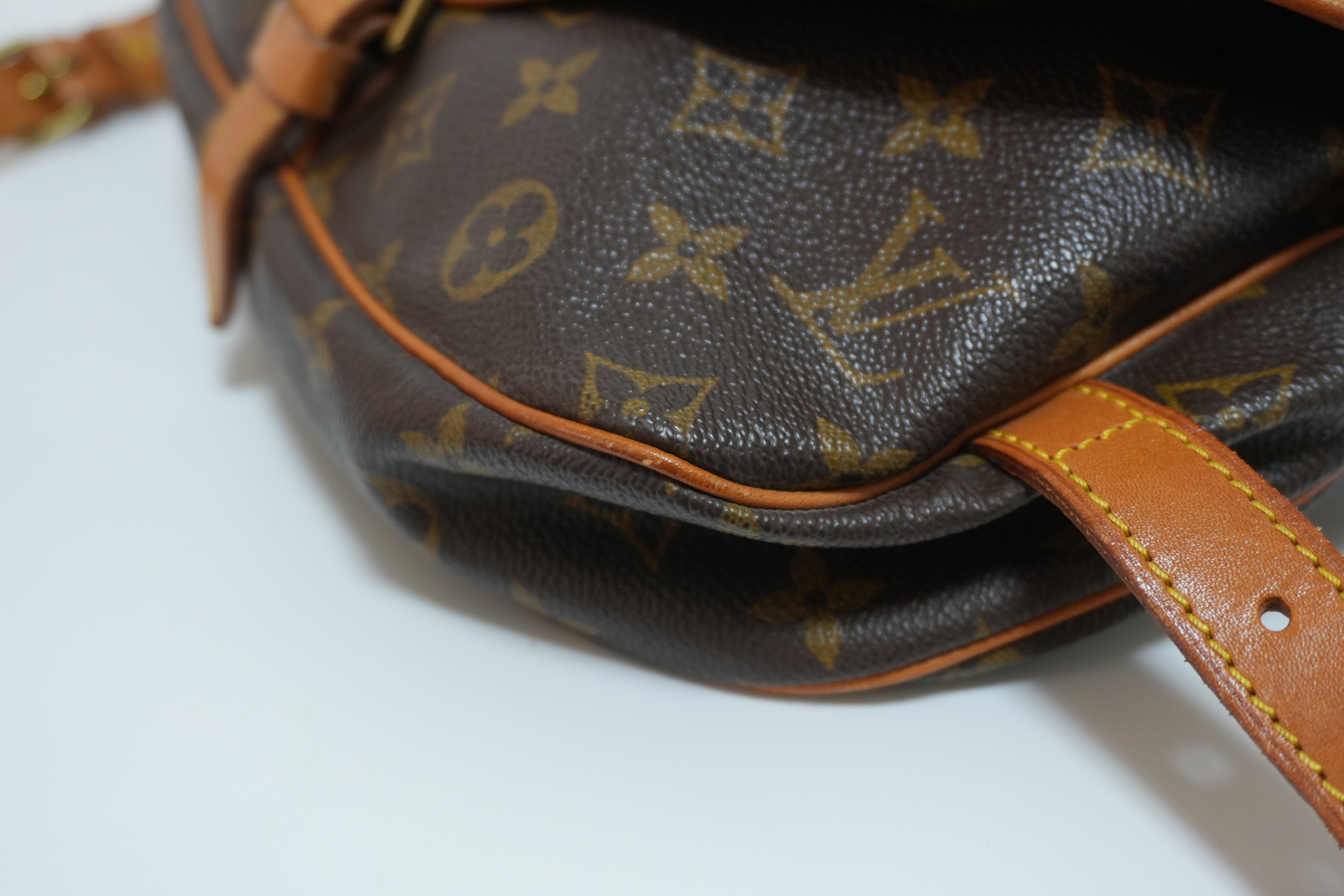 Louis Vuitton Saumur 30 Shoulder Bag Used