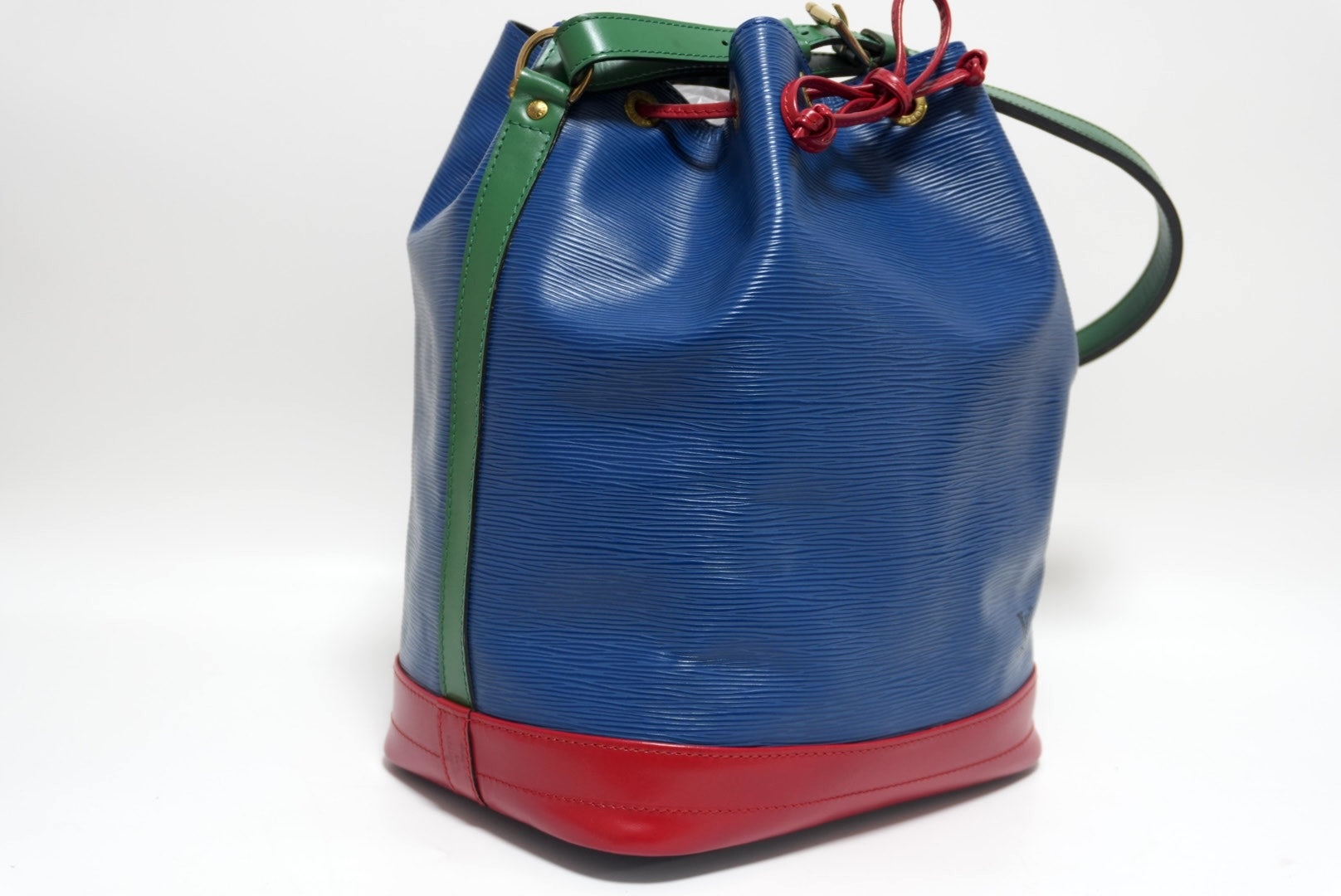 Louis Vuitton Noe GM Epi Tricolore Bucket Shoulder Bag Used