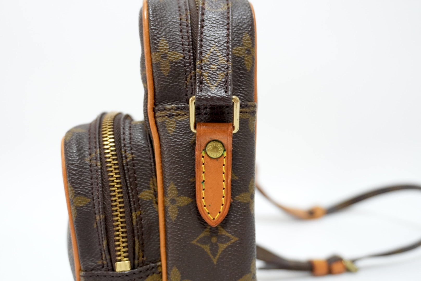 Louis Vuitton Amazon Crossbody Used (9032)