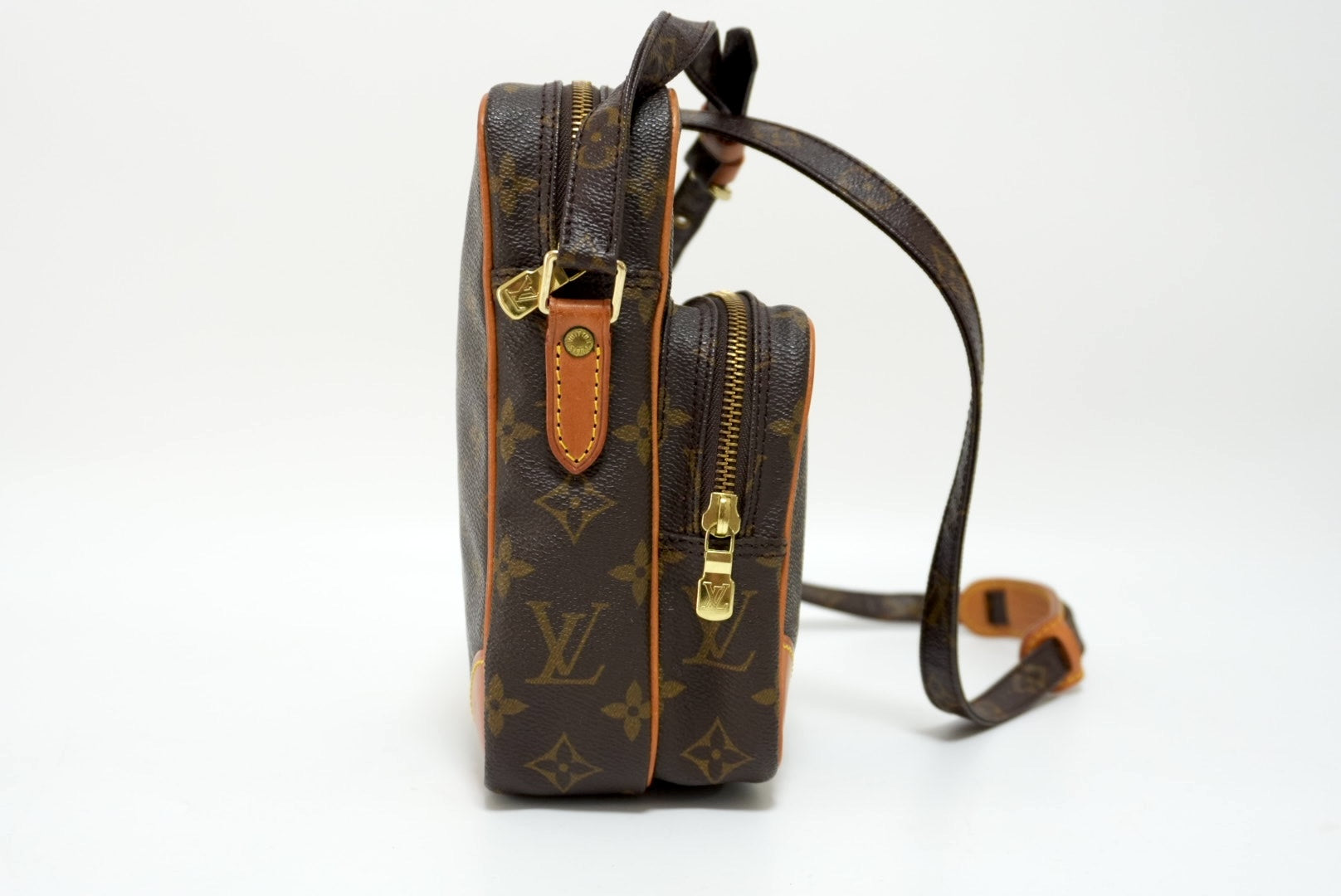 Louis Vuitton Amazon Crossbody Used (9032)