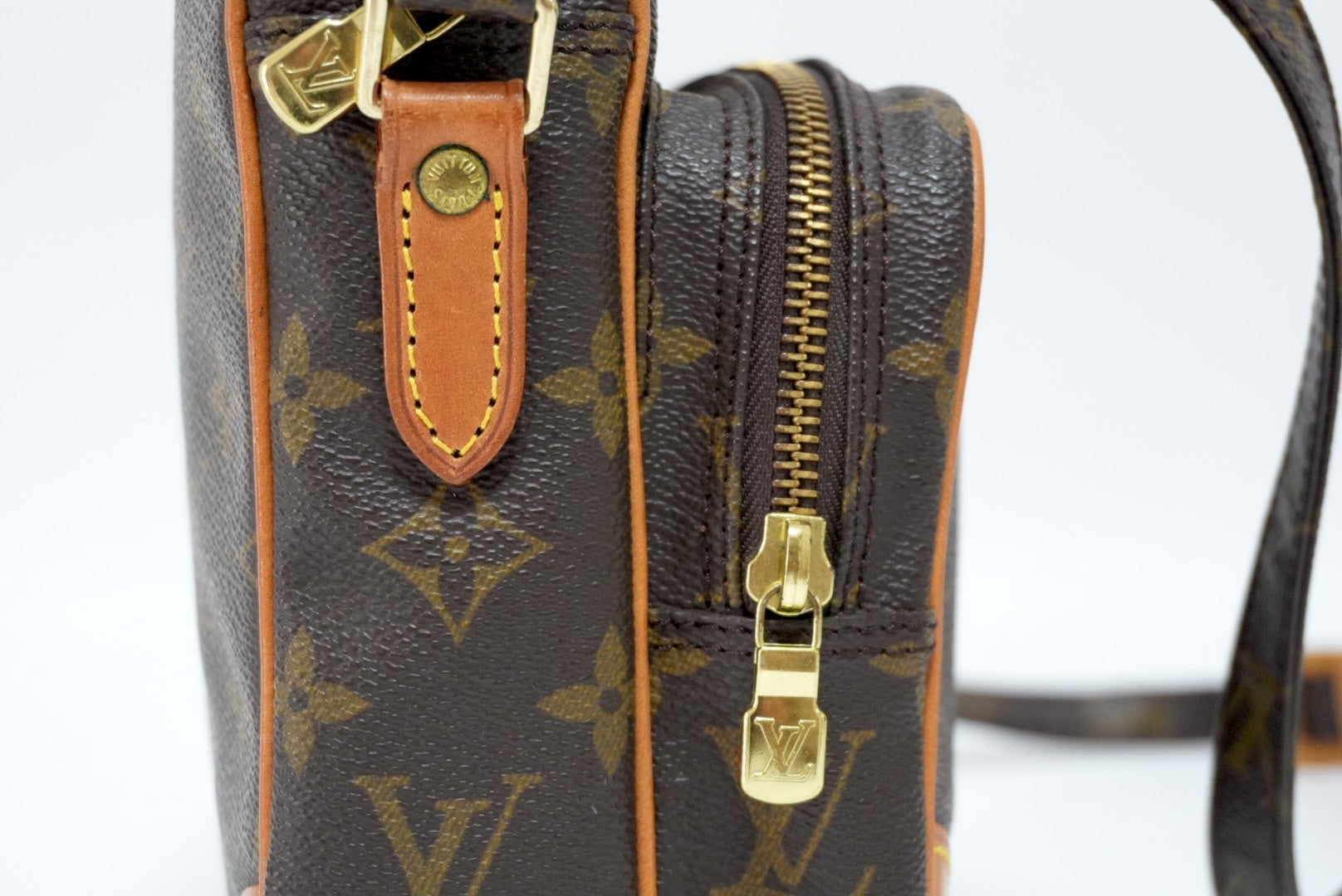 Louis Vuitton Amazon Crossbody Used (9032)