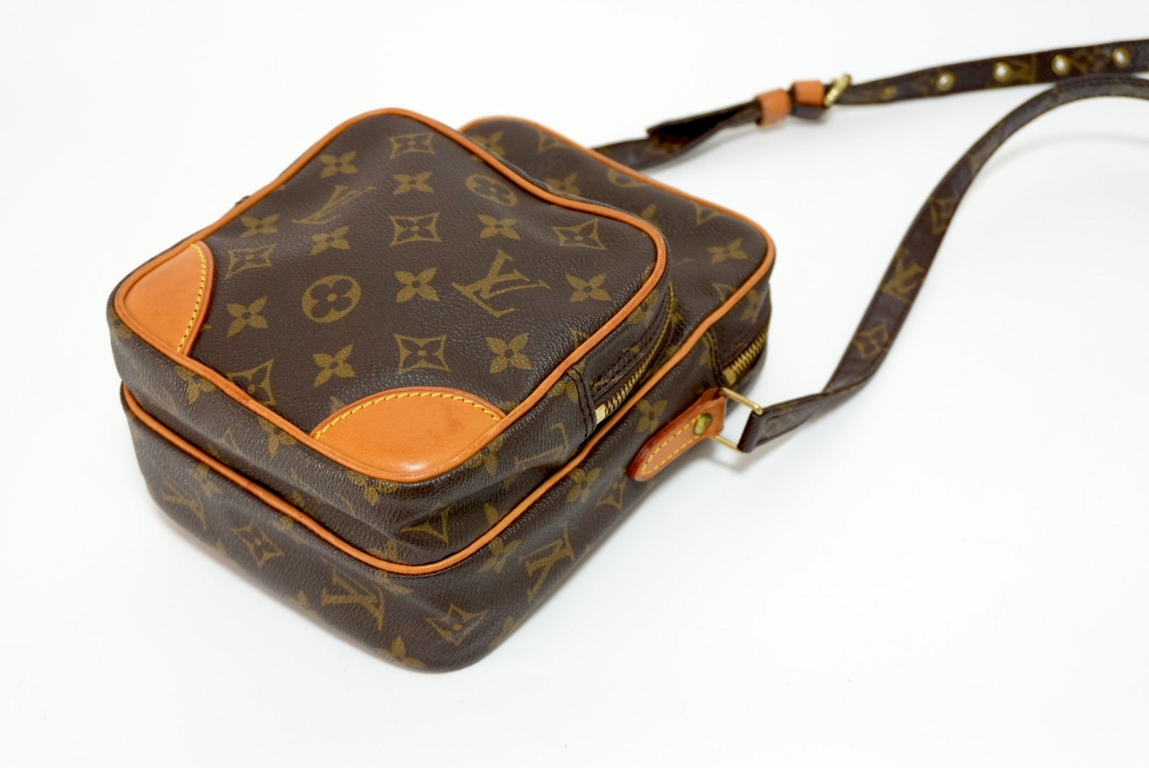 Louis Vuitton Amazon Crossbody Used (9032)