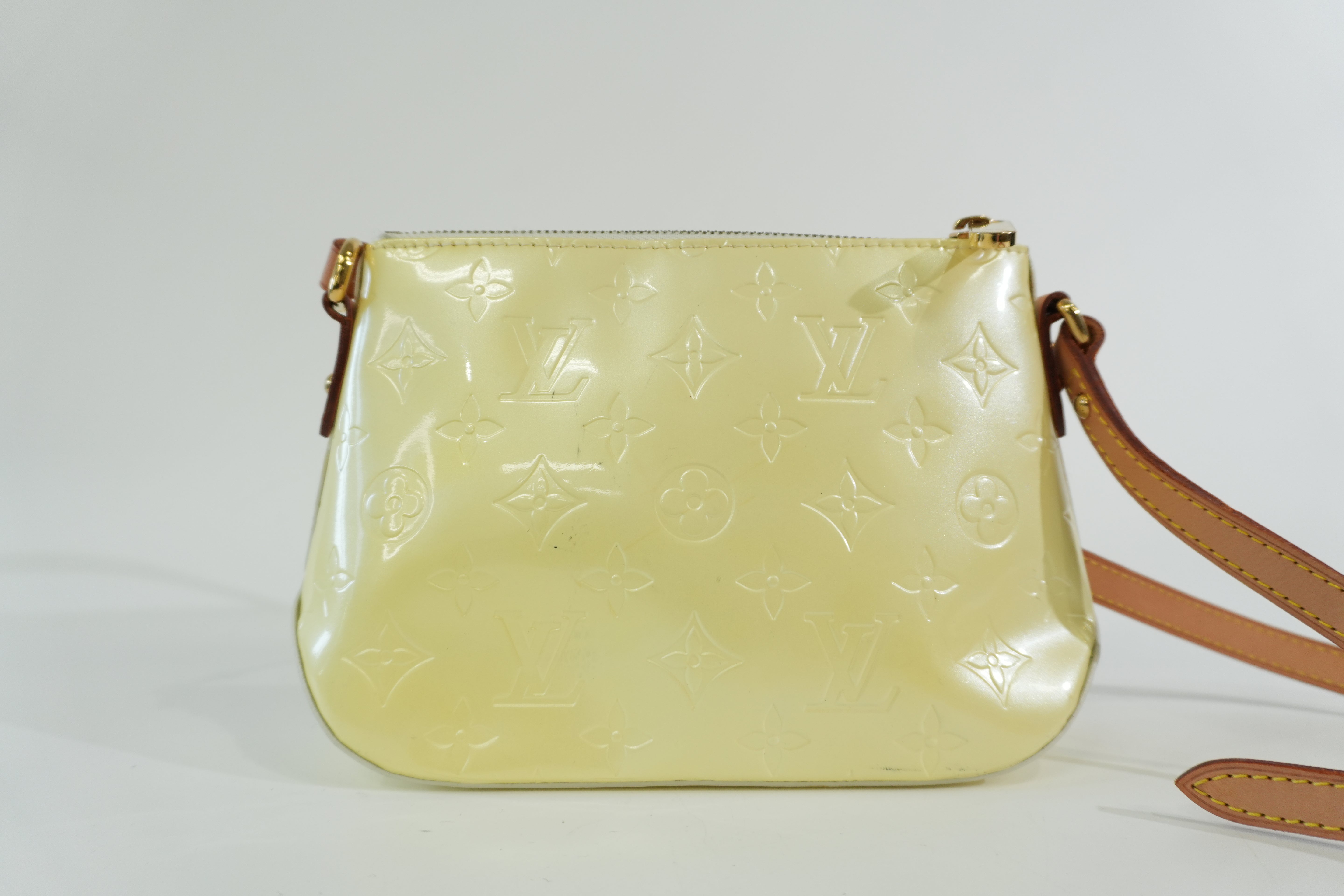 Pre-owned Louis Vuitton Vernis Minna Street Crossbody Bag Yellow