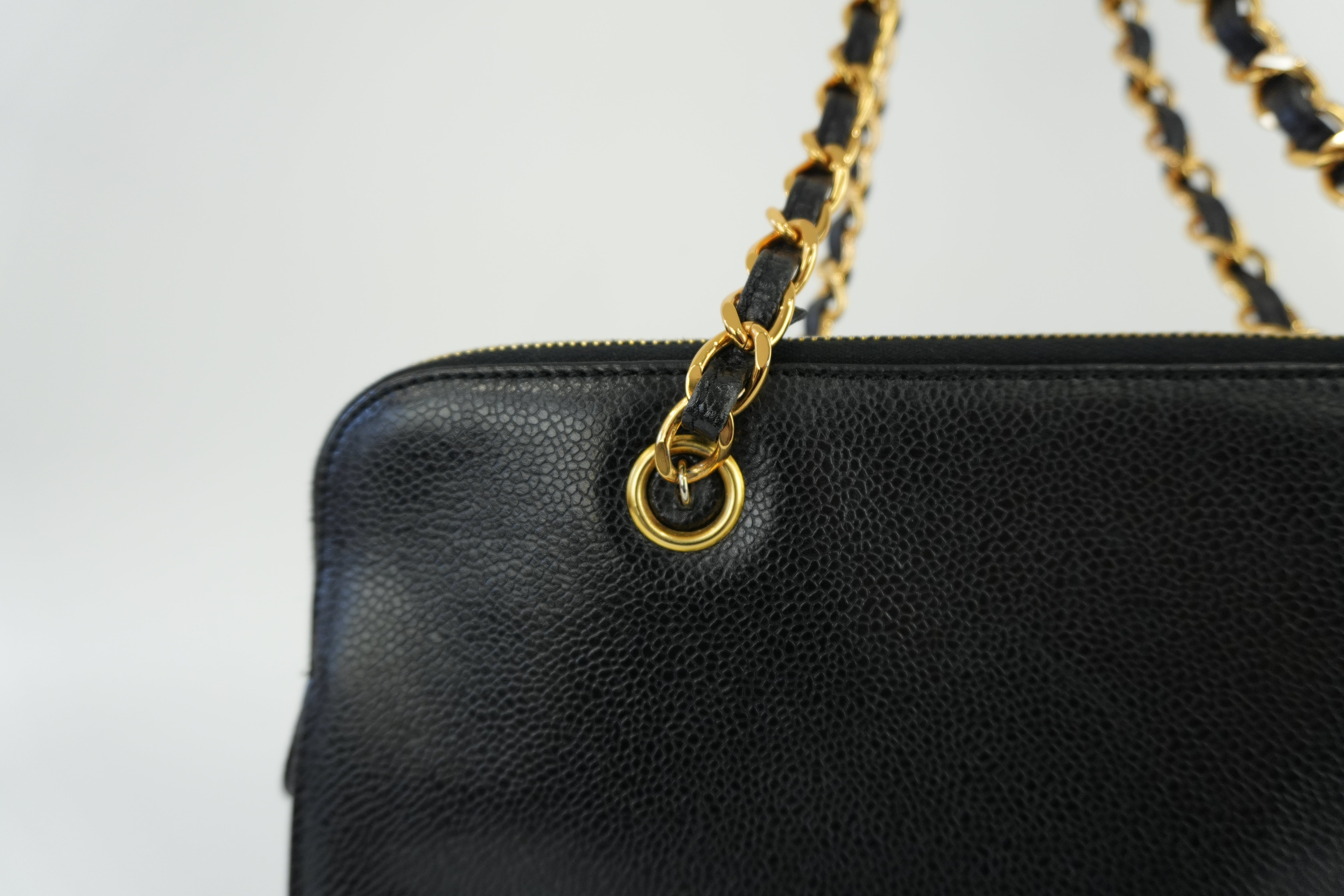 Chanel Chain Shoulder Bag Black Caviar Used