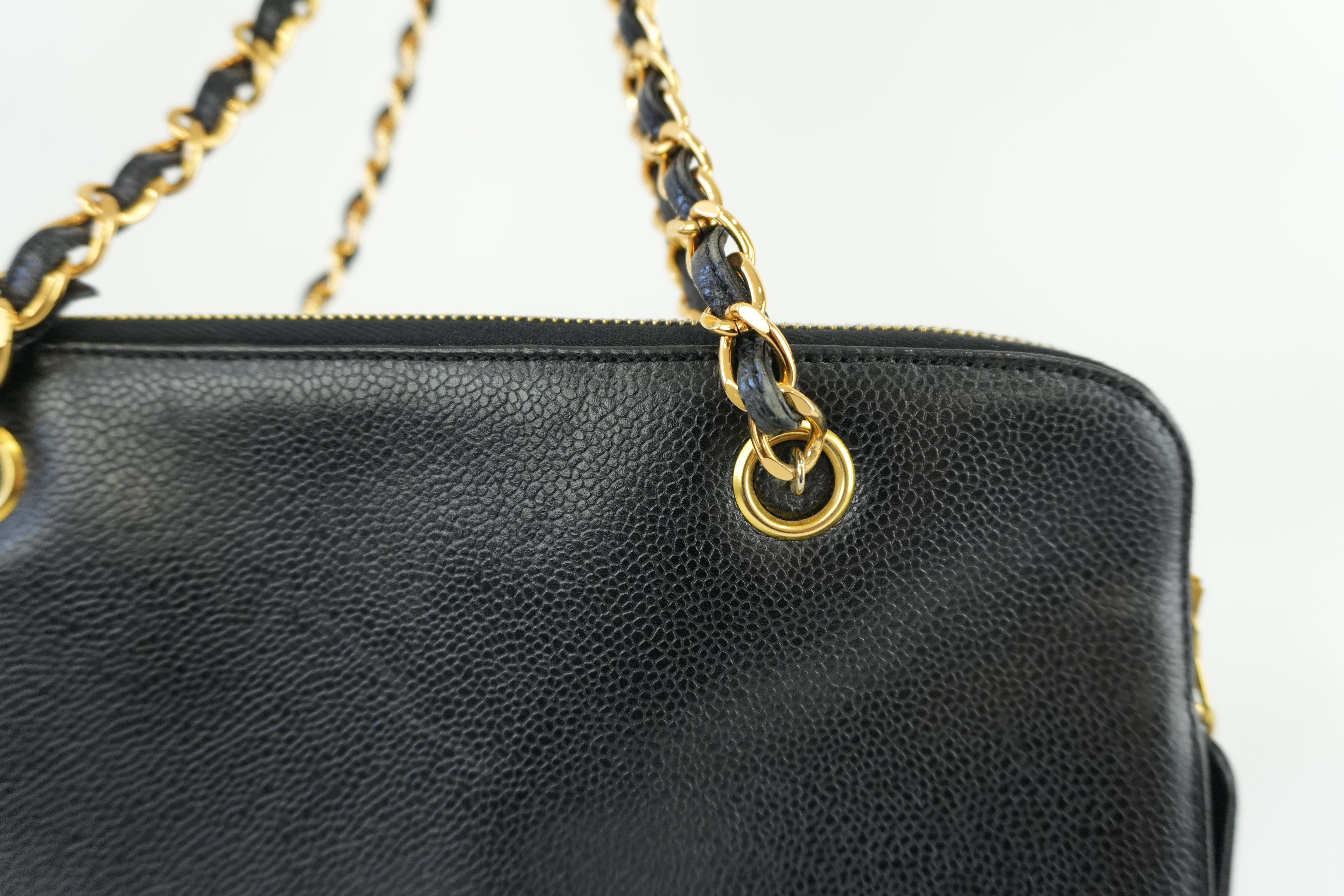 Chanel Chain Shoulder Bag Black Caviar Used