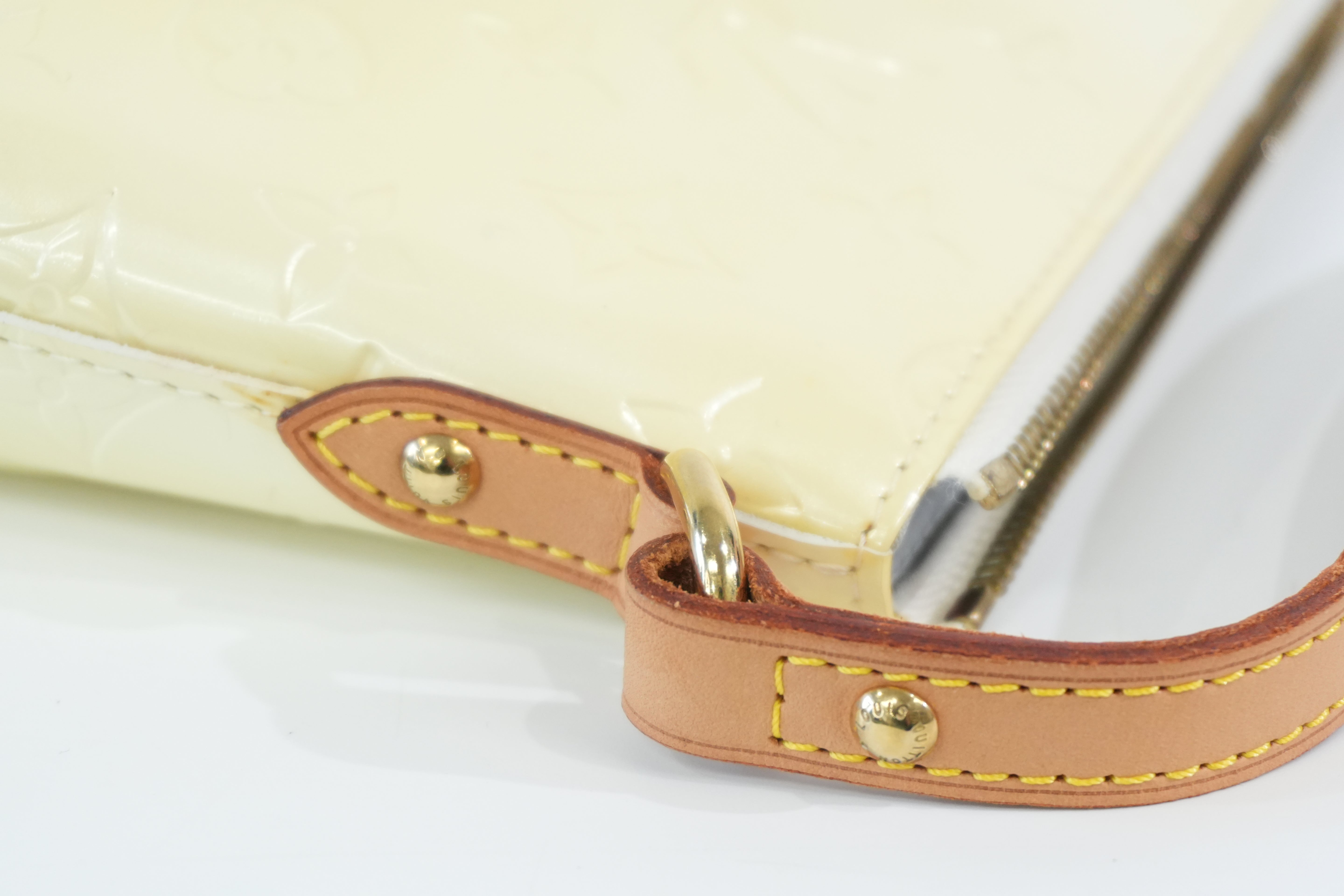 Pre-owned Louis Vuitton Vernis Minna Street Crossbody Bag Yellow