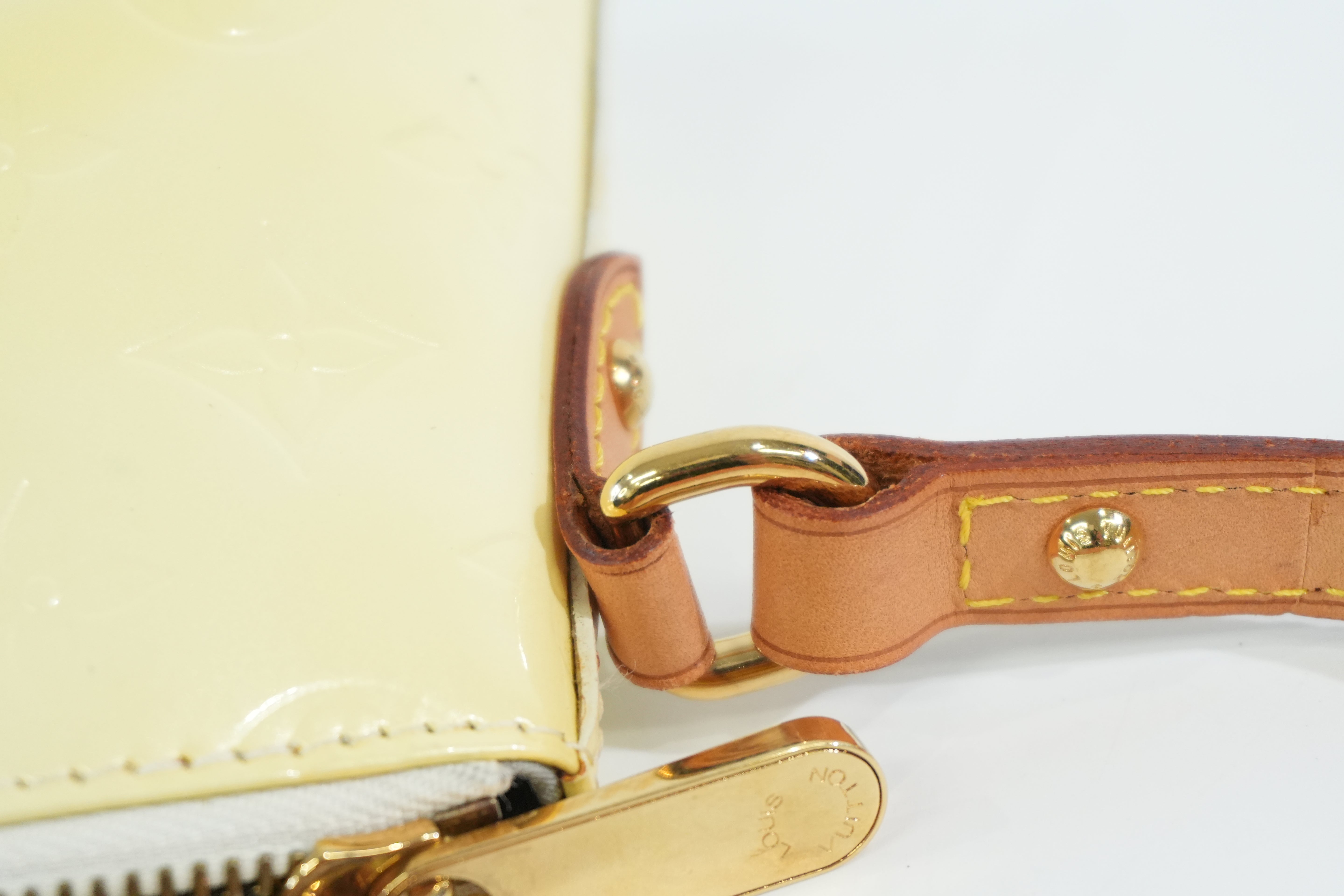 Pre-owned Louis Vuitton Vernis Minna Street Crossbody Bag Yellow