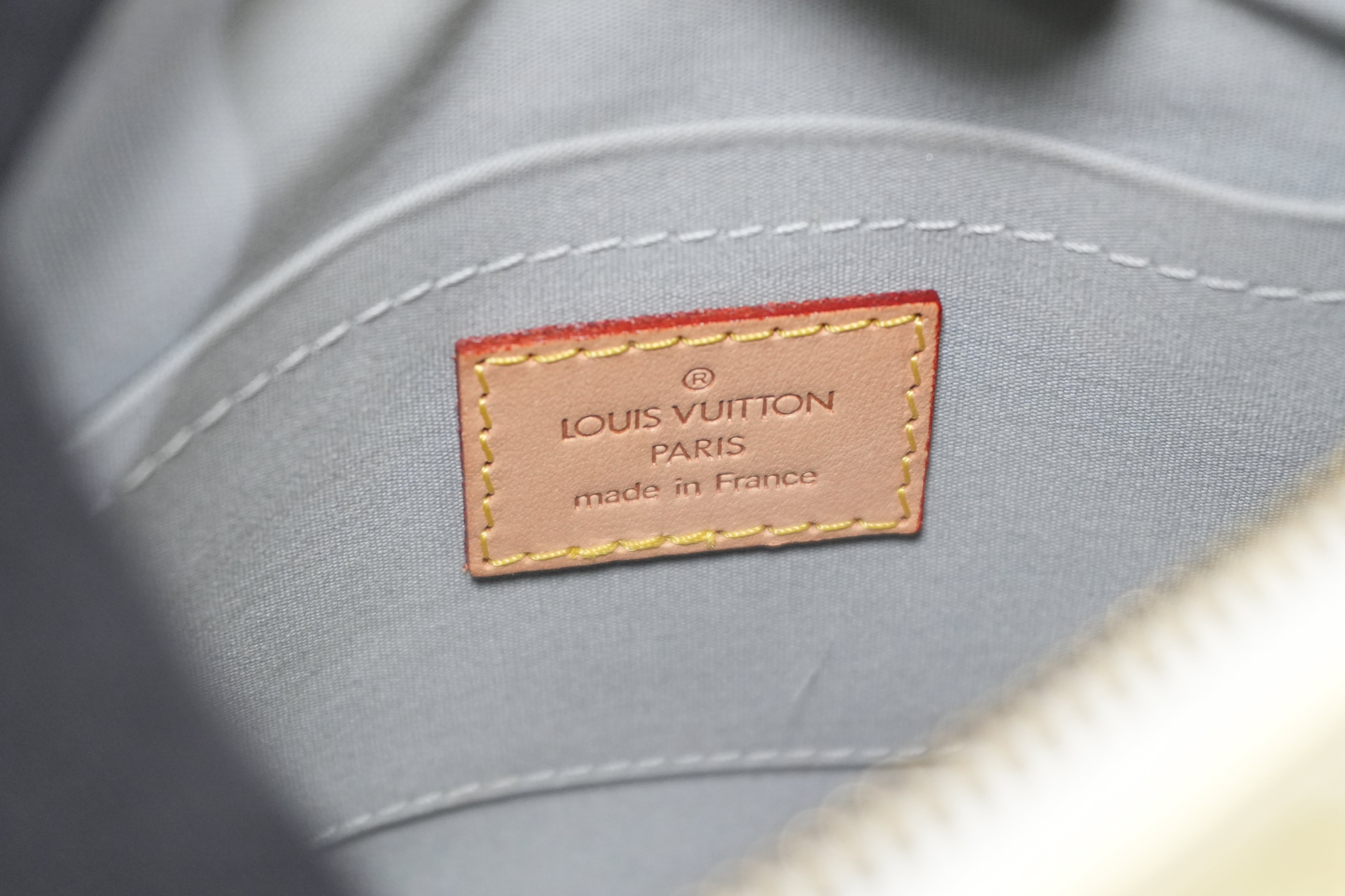 Pre-owned Louis Vuitton Vernis Minna Street Crossbody Bag Yellow