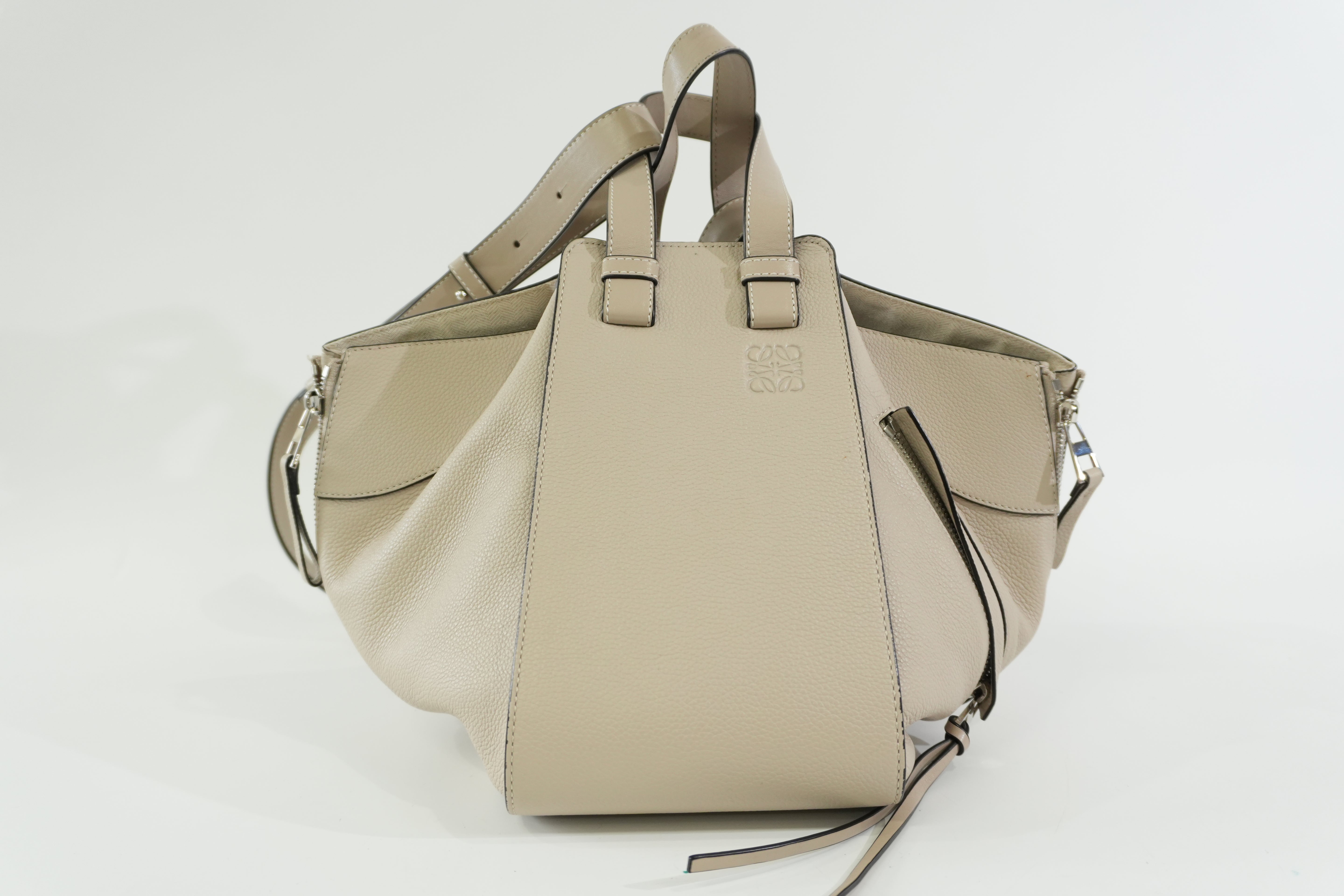 Pre-owned Loewe Hammock Shoulder Bag Ivory