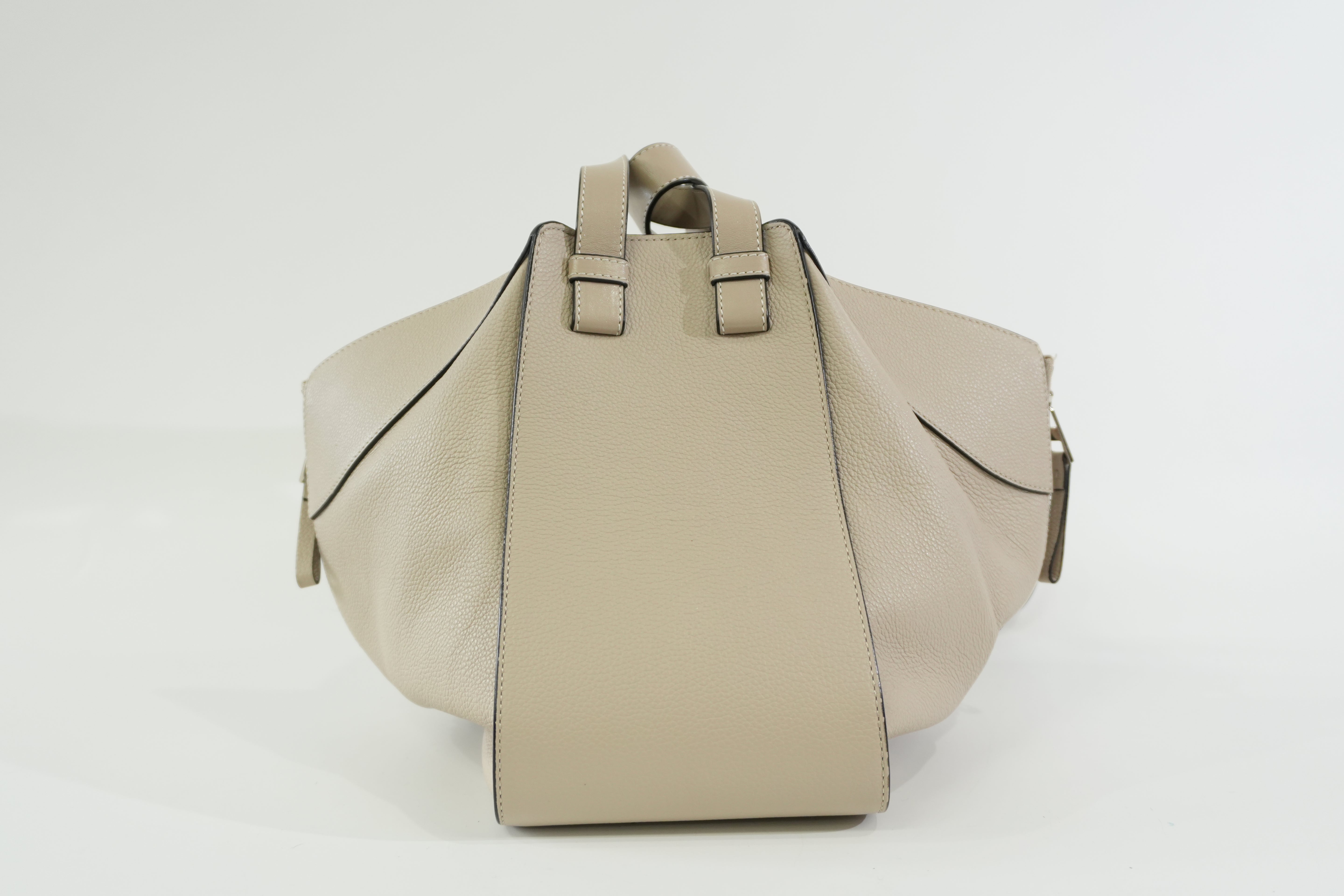 Pre-owned Loewe Hammock Shoulder Bag Ivory