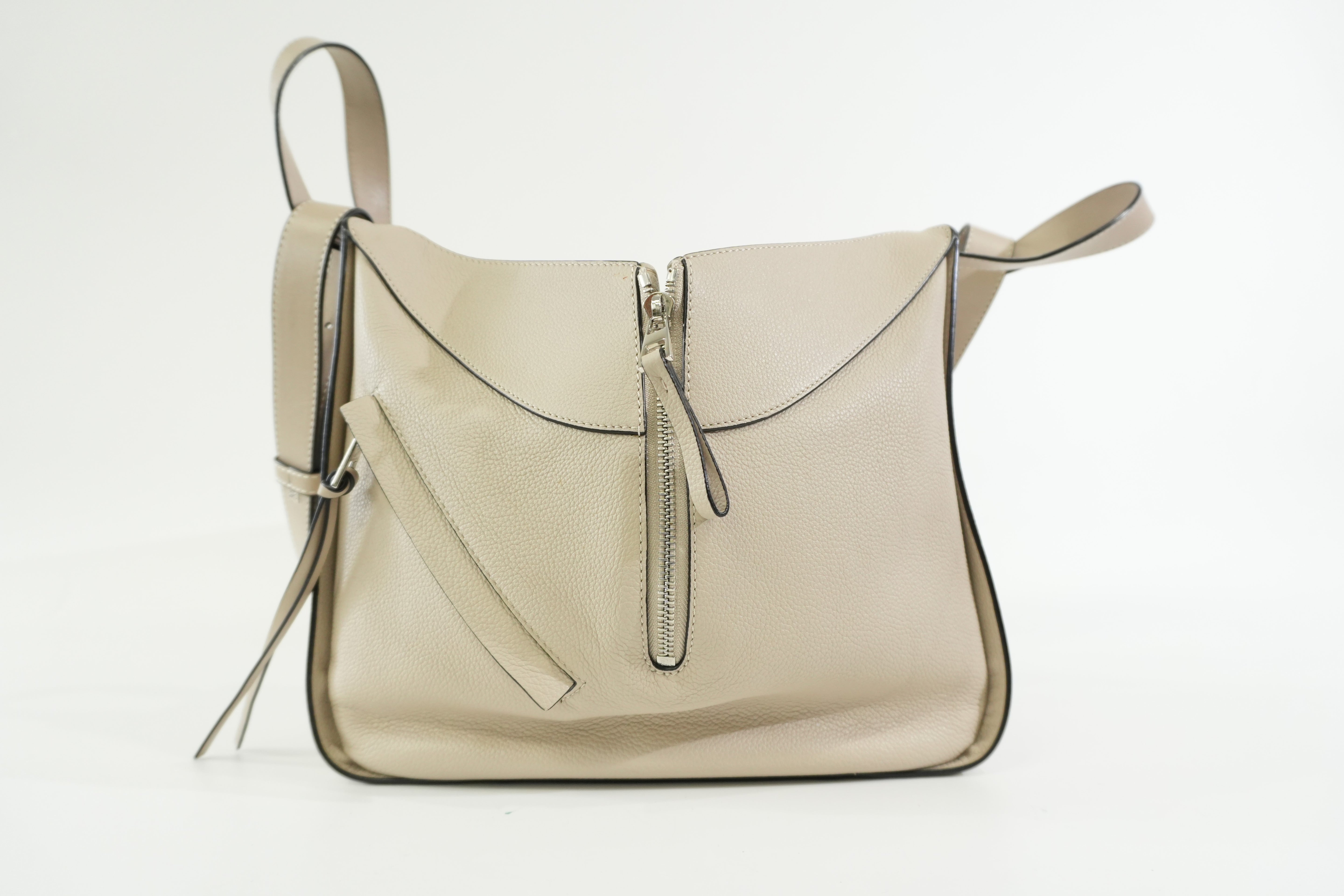 Pre-owned Loewe Hammock Shoulder Bag Ivory