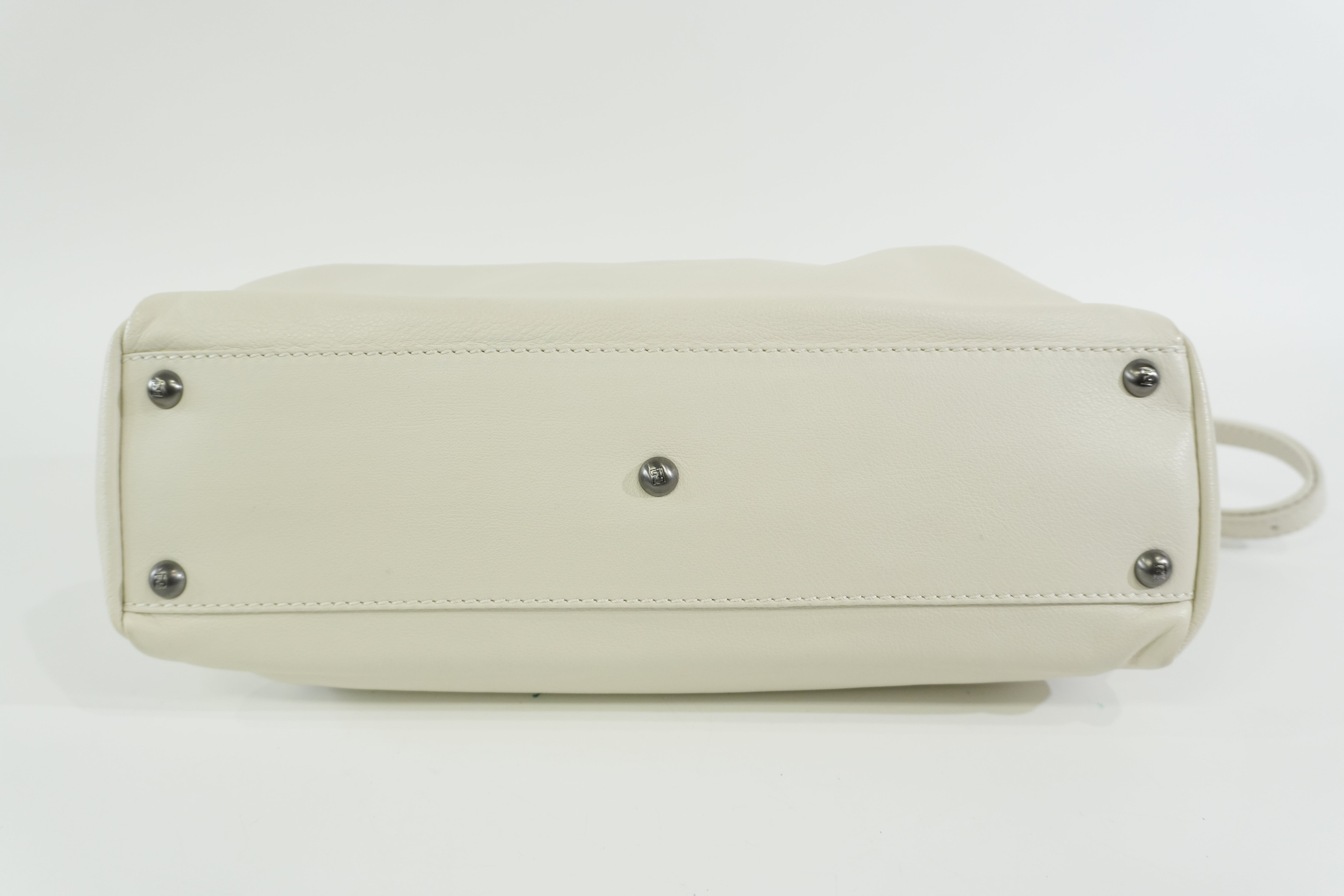 Pre-owned Fendi Peek a Boo Shoulder Bag White