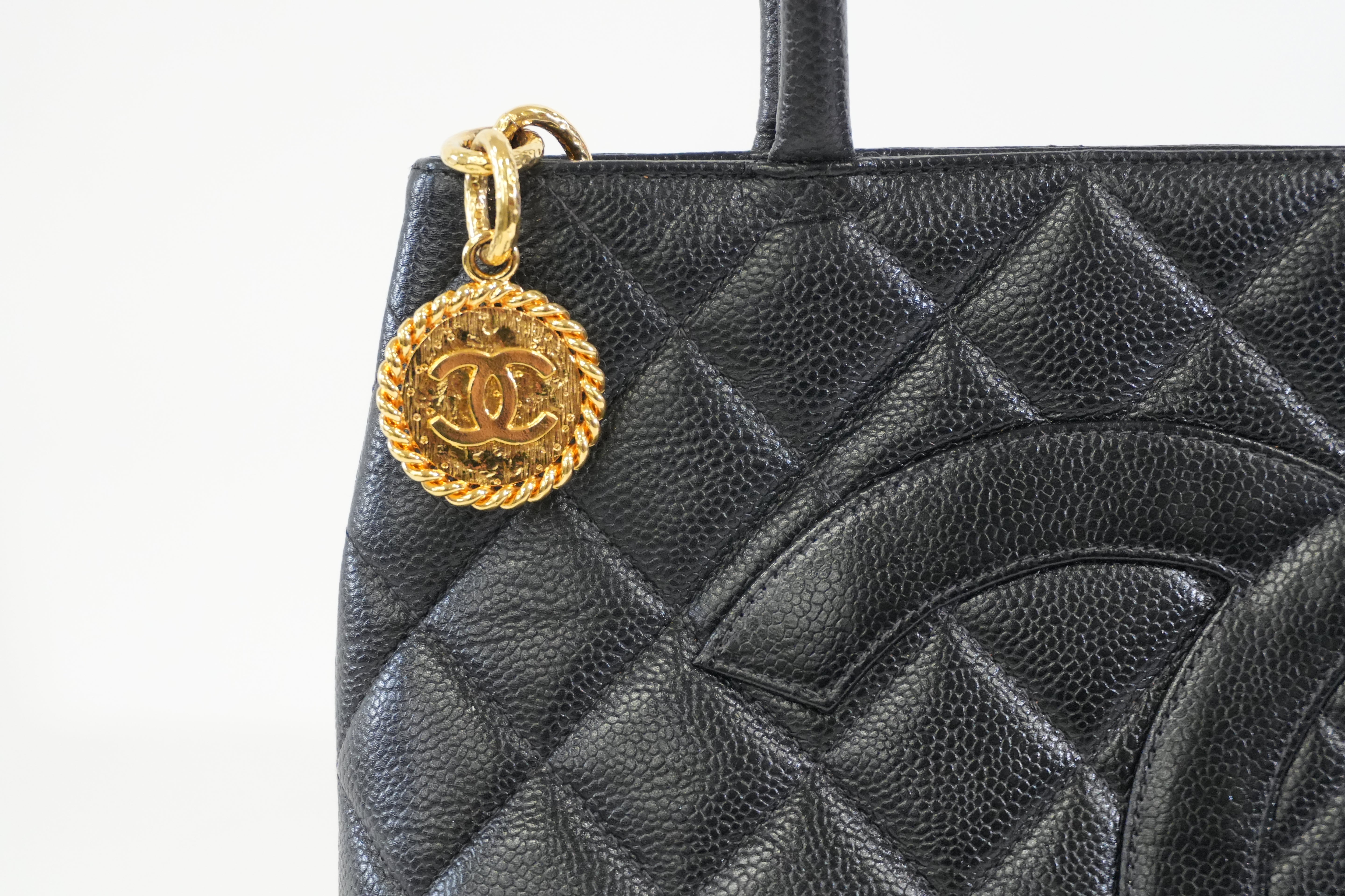 Pre-owned Chanel Caviar Skin Medallion Tote Bag Black
