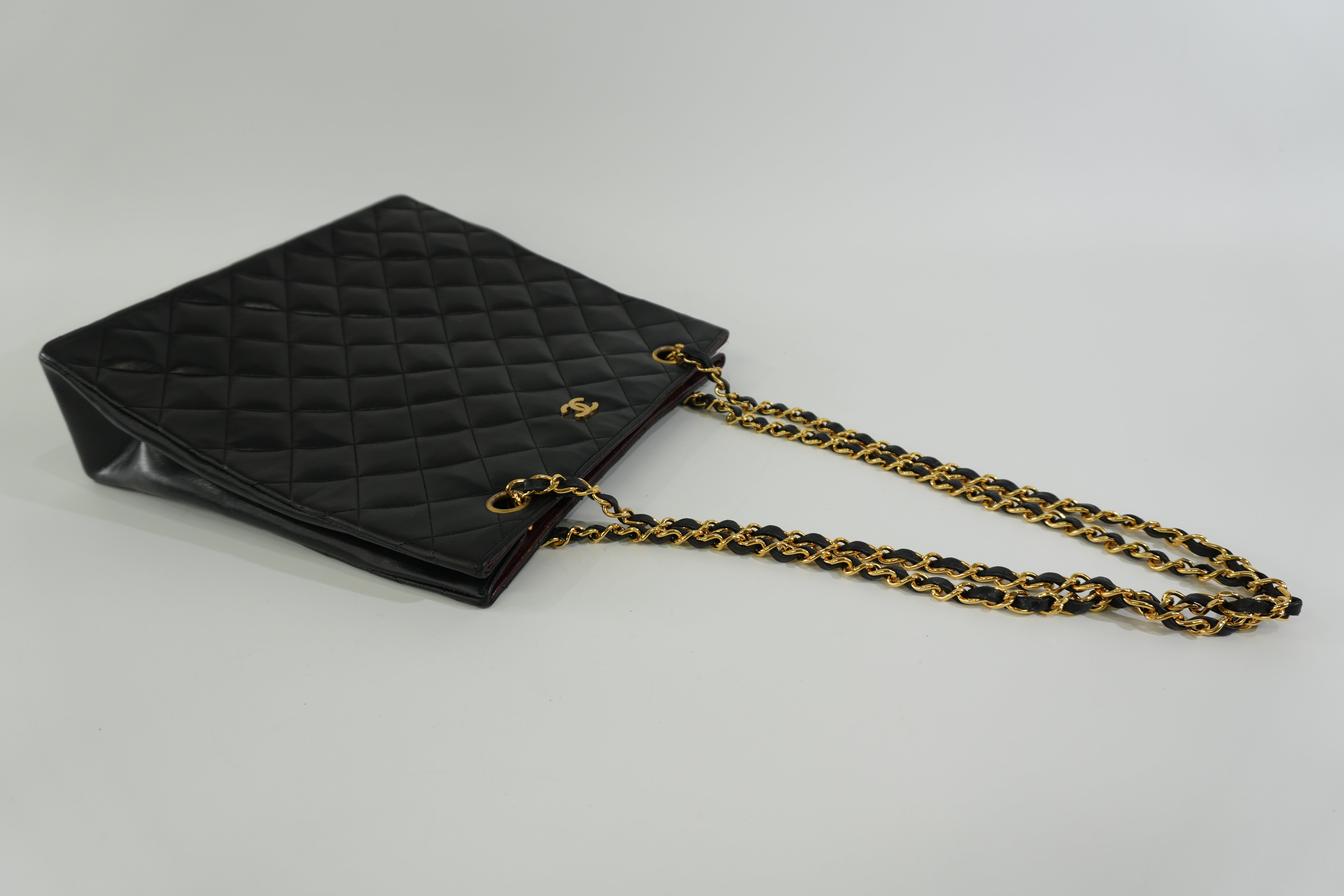 Pre-owned Chanel Lambskin Leather Chanel Chain Shoulder Bag Black