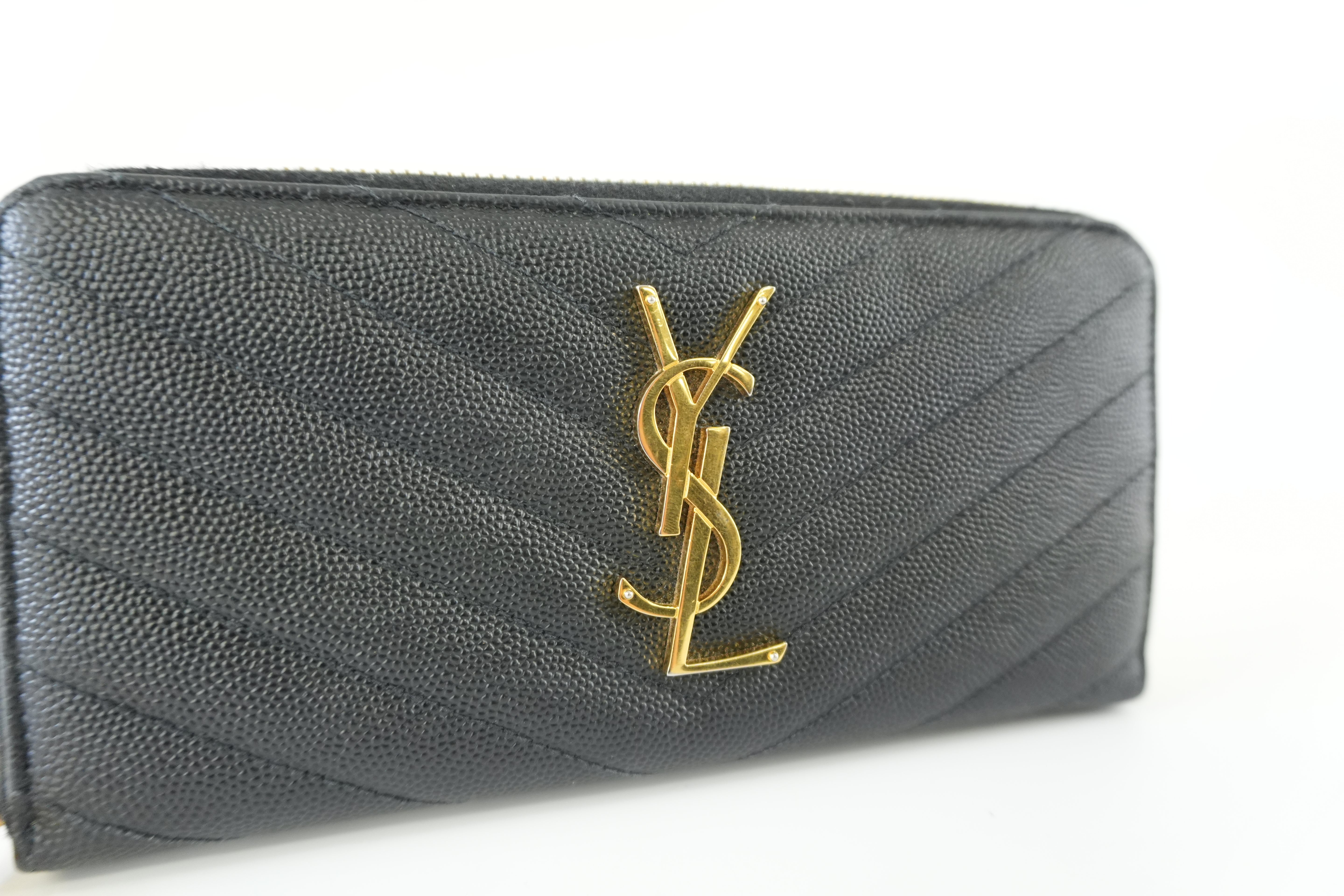 Saint Laurent Cassandra Wallet Black Leather Used