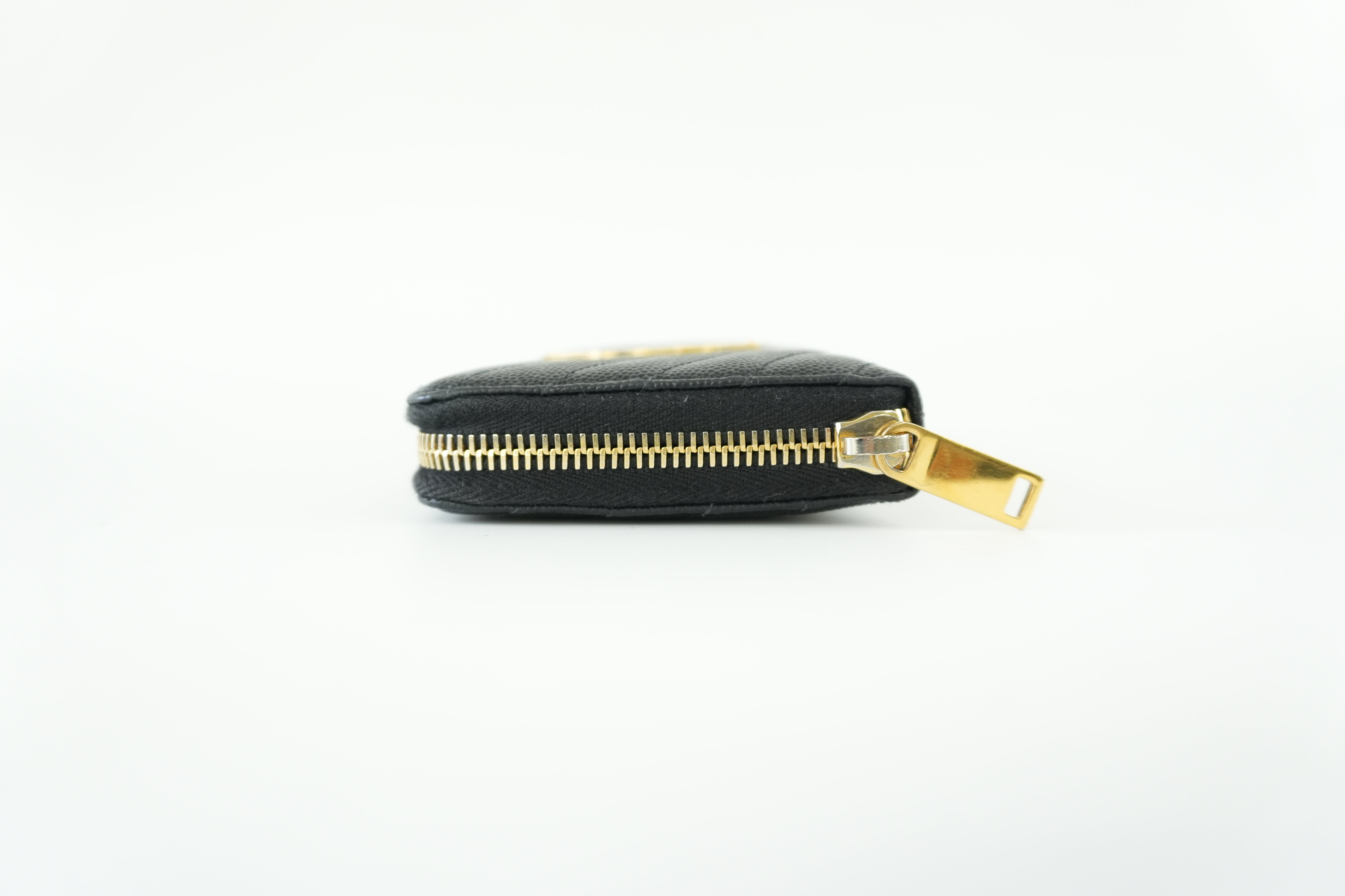 Saint Laurent Cassandra Wallet Black Leather Used