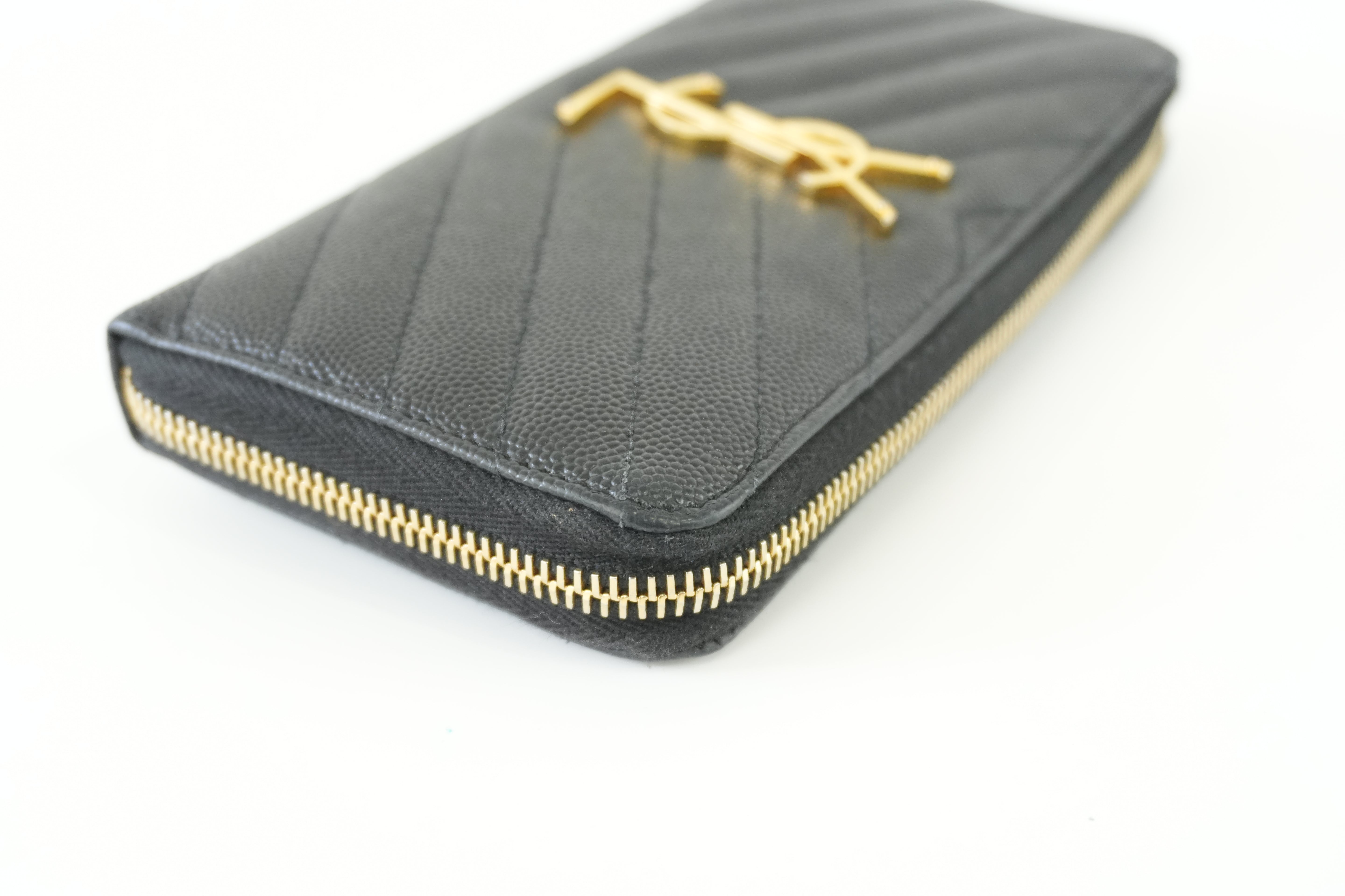 Saint Laurent Cassandra Wallet Black Leather Used