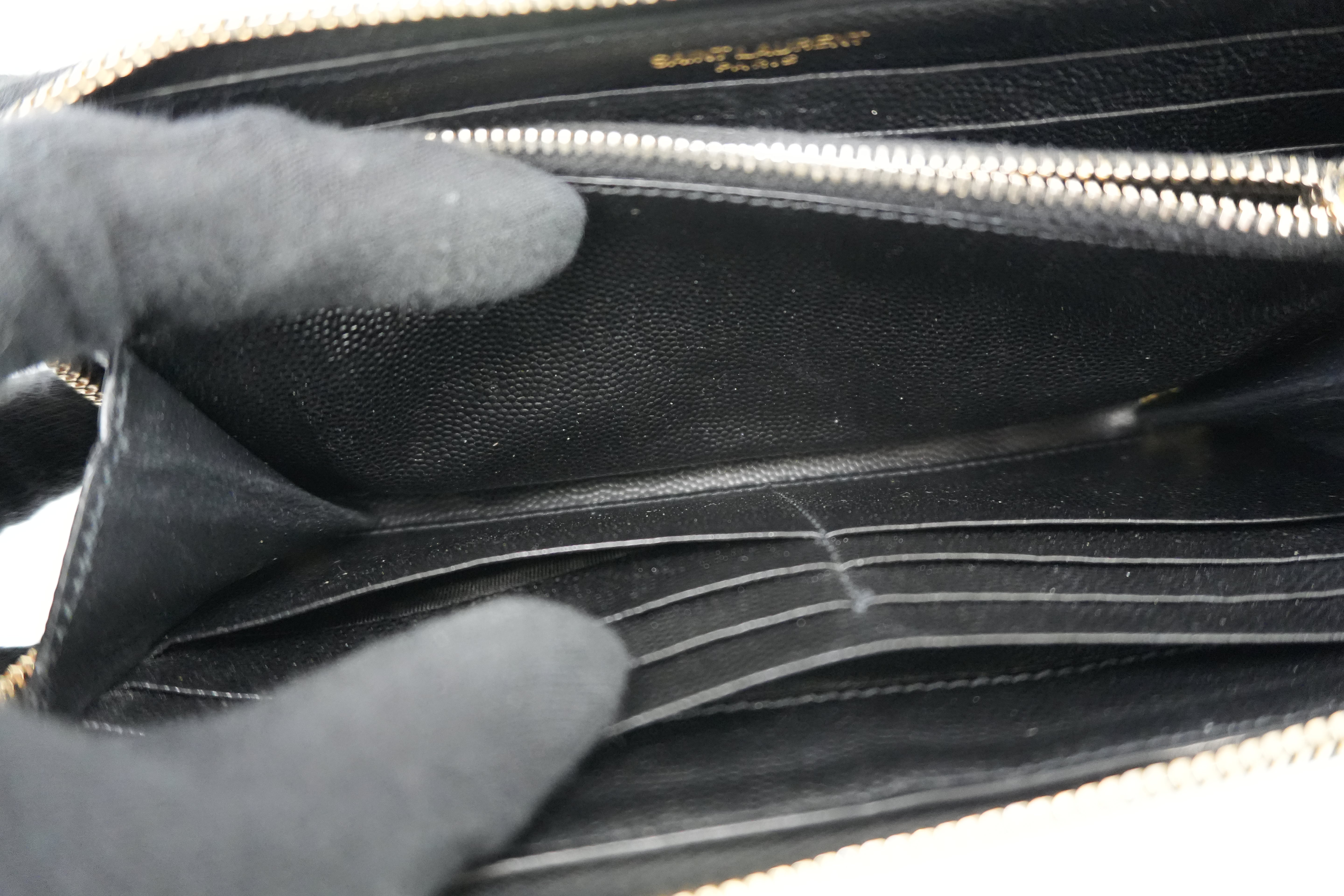 Saint Laurent Cassandra Wallet Black Leather Used