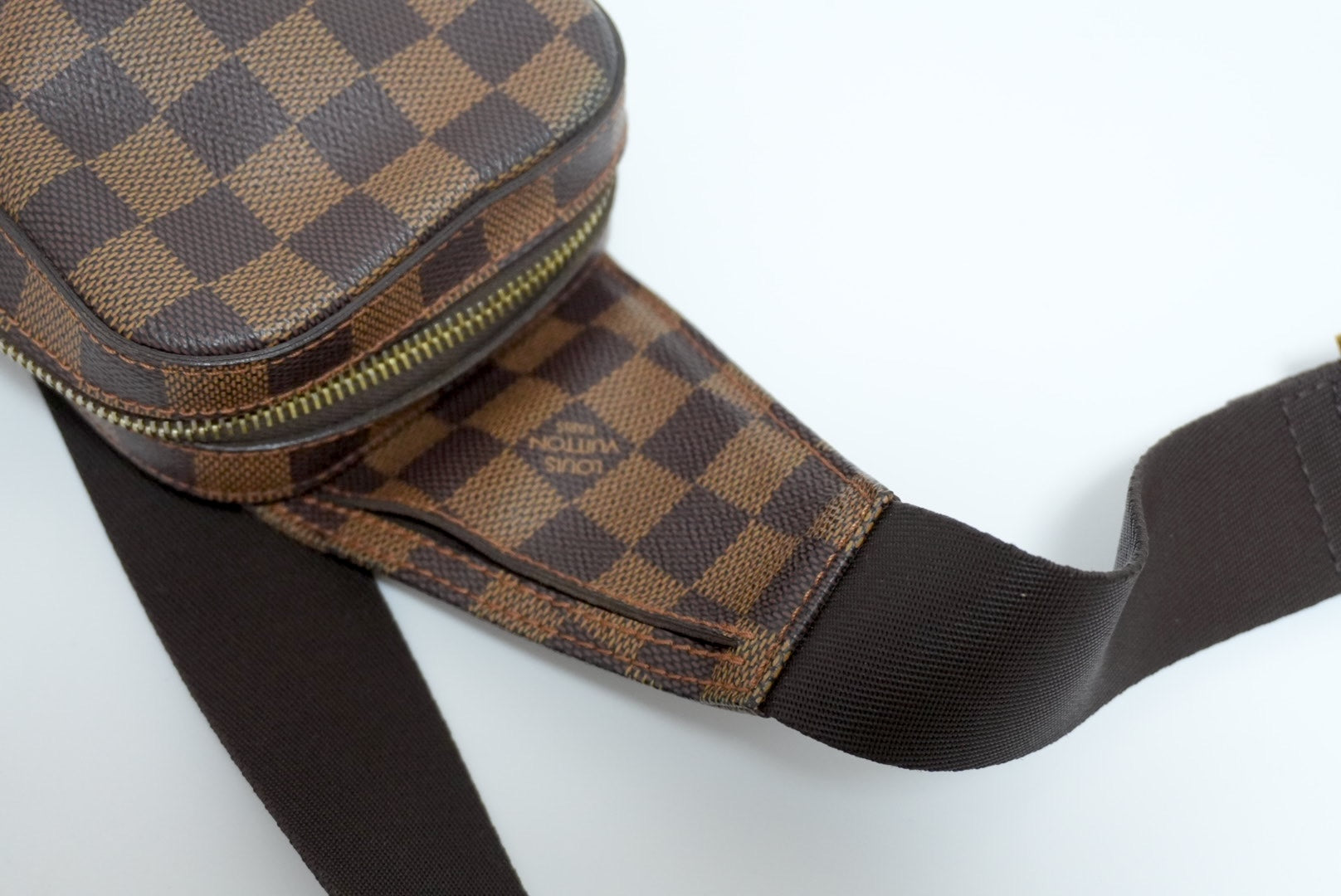 Louis Vuitton Geronimo Body Bag Used