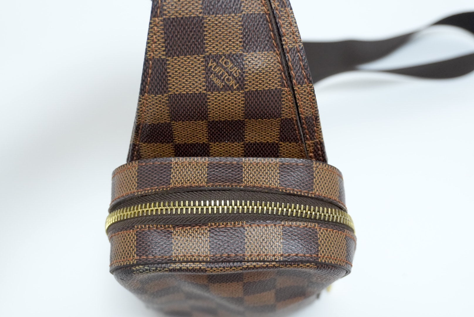 Louis Vuitton Geronimo Body Bag Used