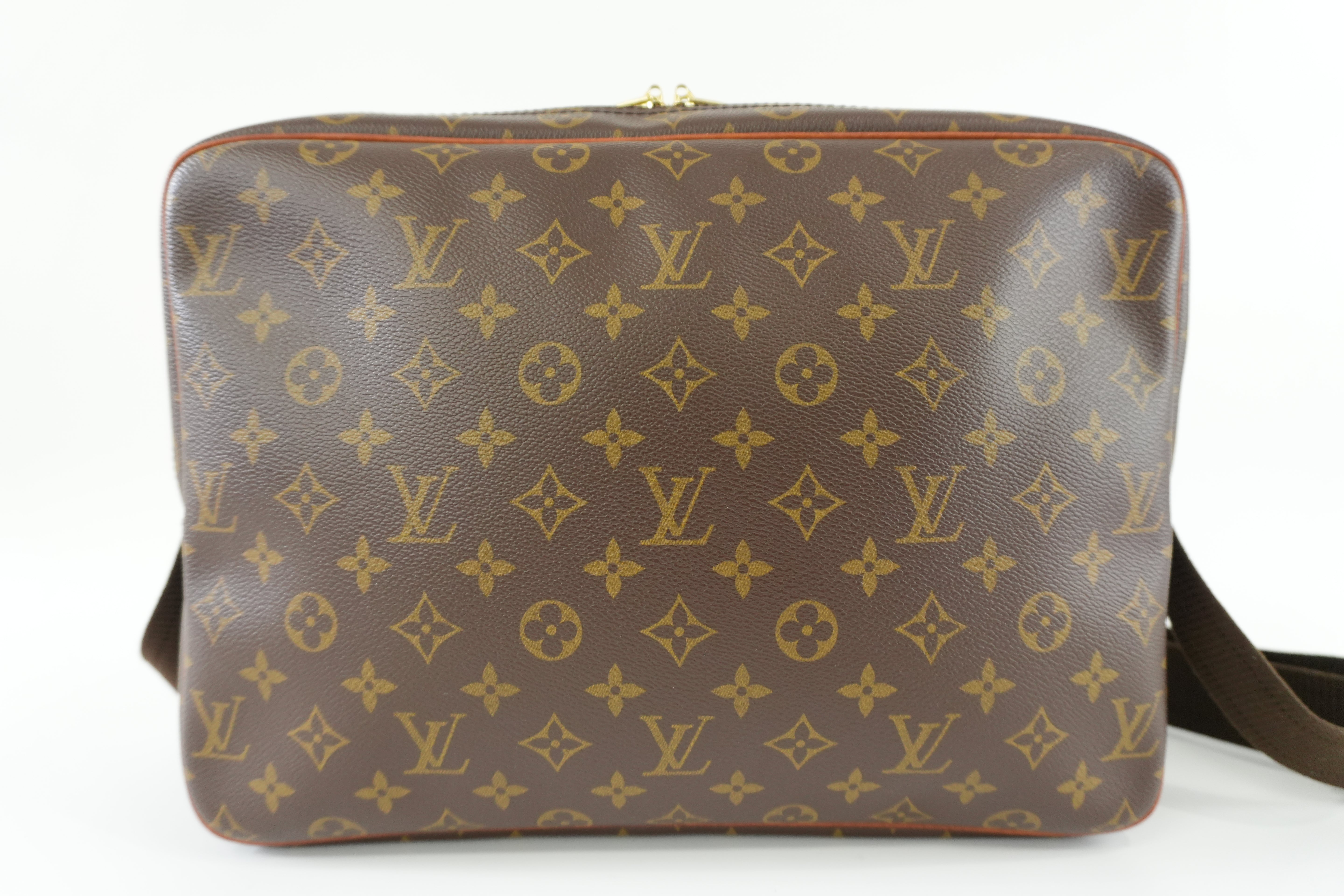 Louis Vuitton Monogram Reporter GM Messenger Bag Used