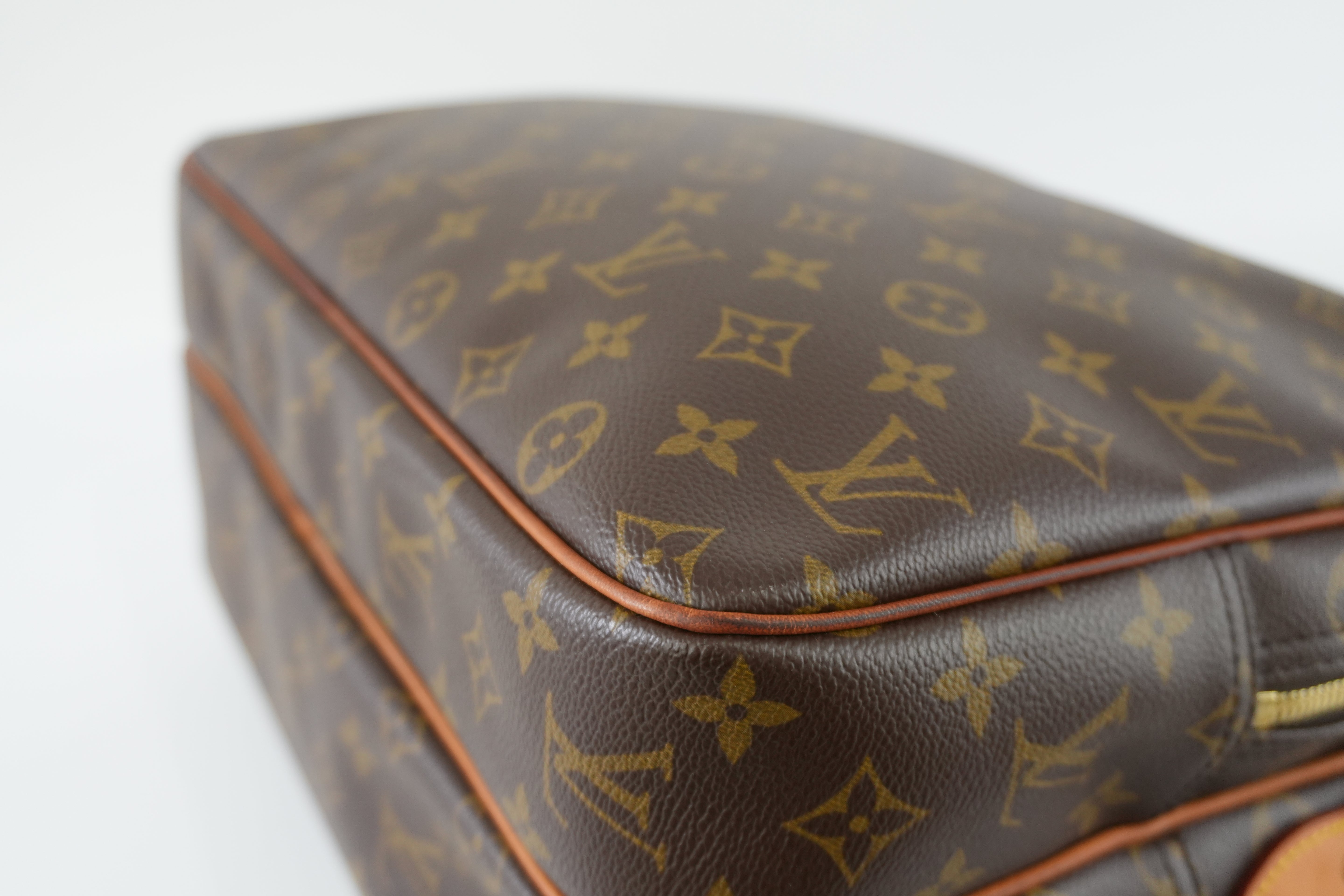 Louis Vuitton Monogram Reporter GM Messenger Bag Used