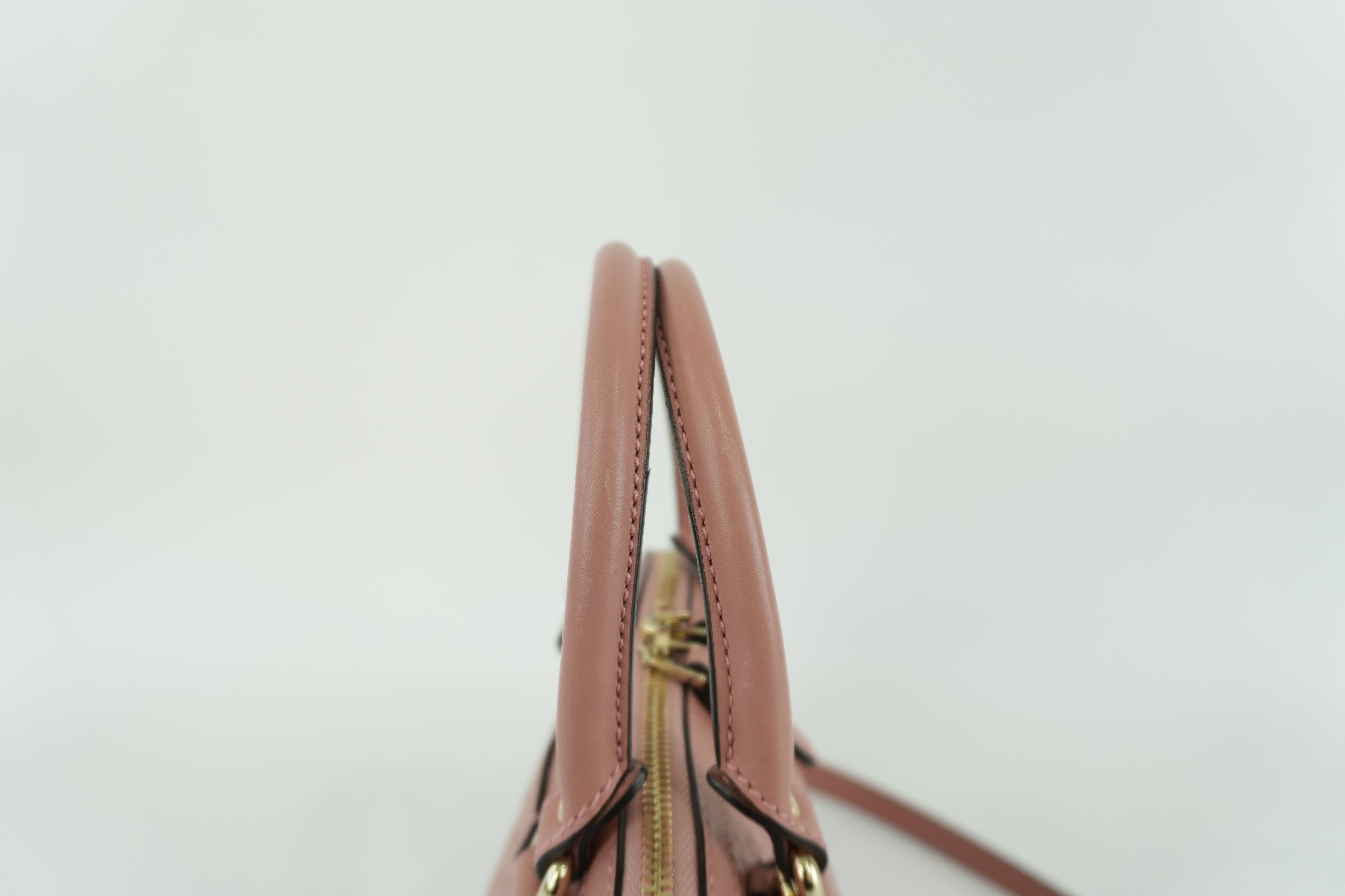 Gucci Microguccisima Shoulder Bag Pink Leather Used