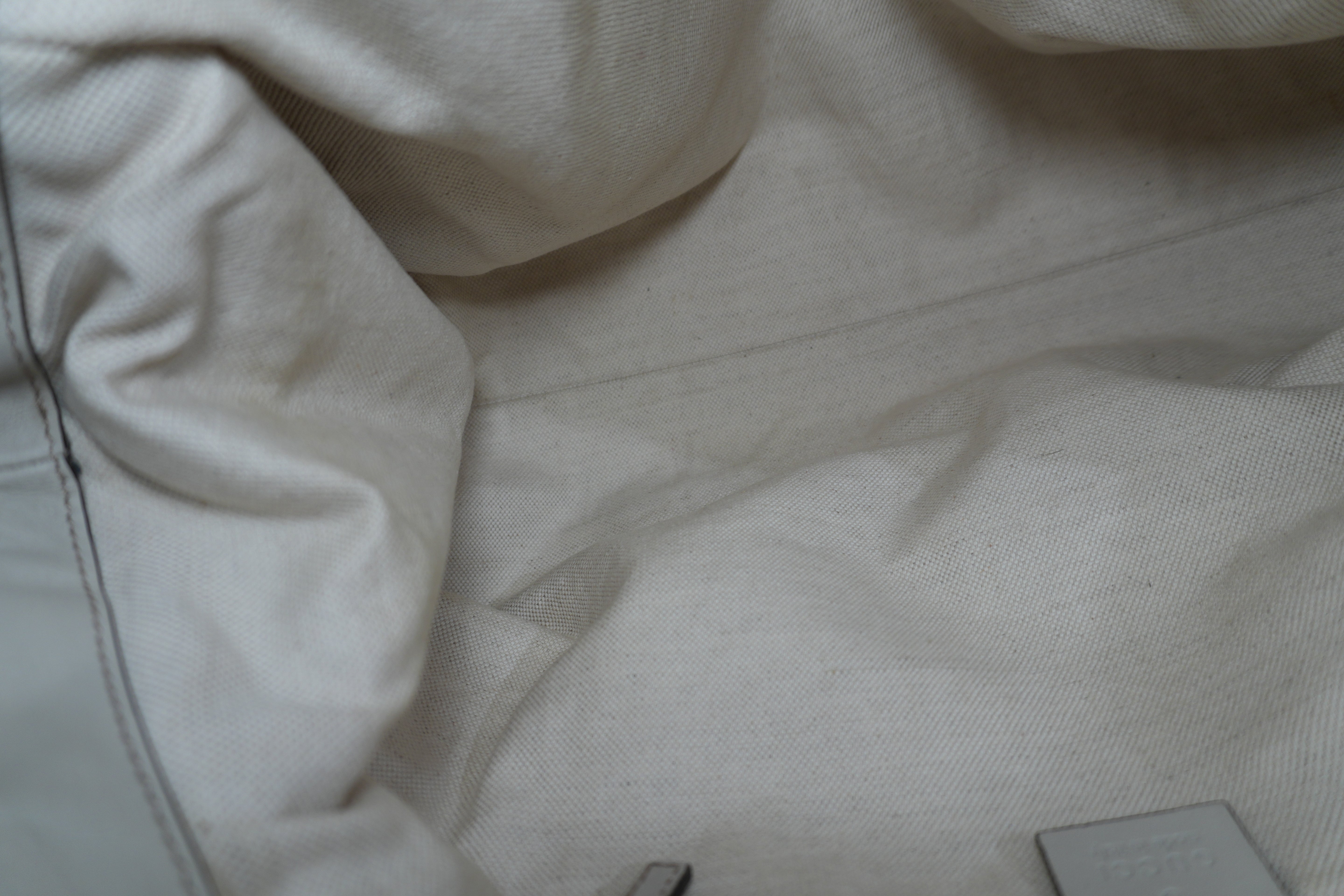 Pre-owned Gucci Two Way Sukey Shoulder Bag Ivory