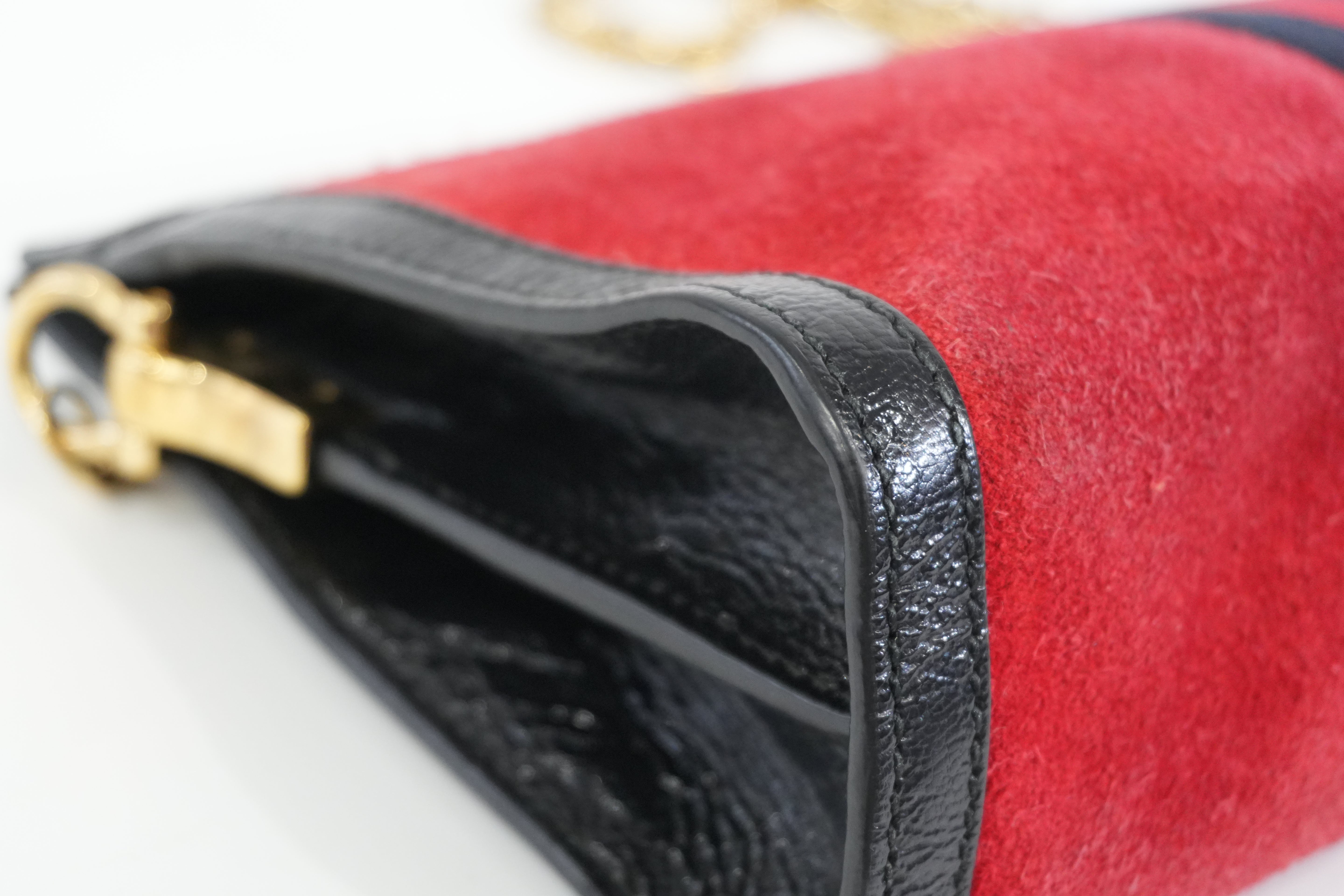 Pre-owned Gucci Suede Leather Chain Shoulder Bag Red