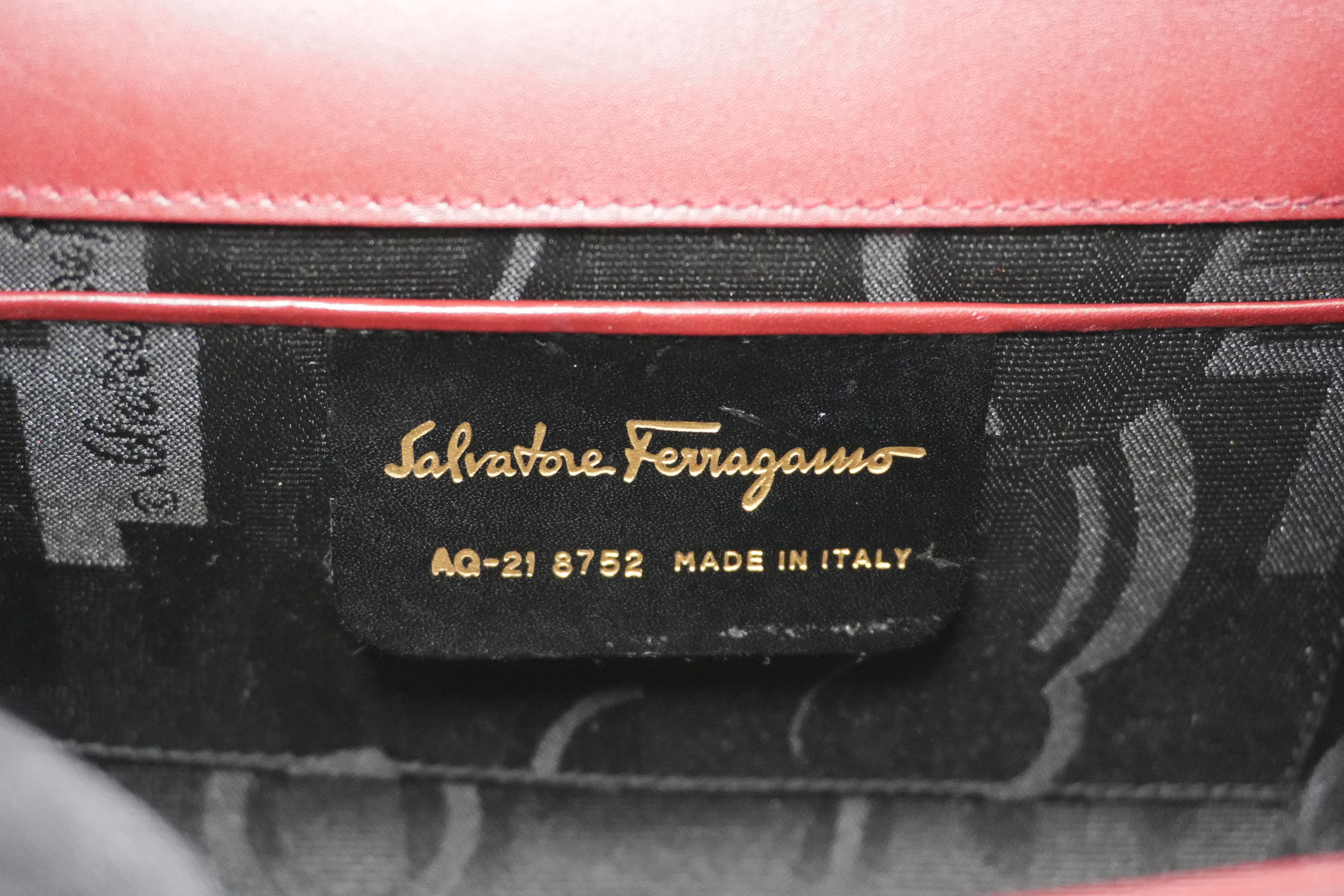 Pre-owned Salvatore Ferragamo Wallet on Chain Burgundy