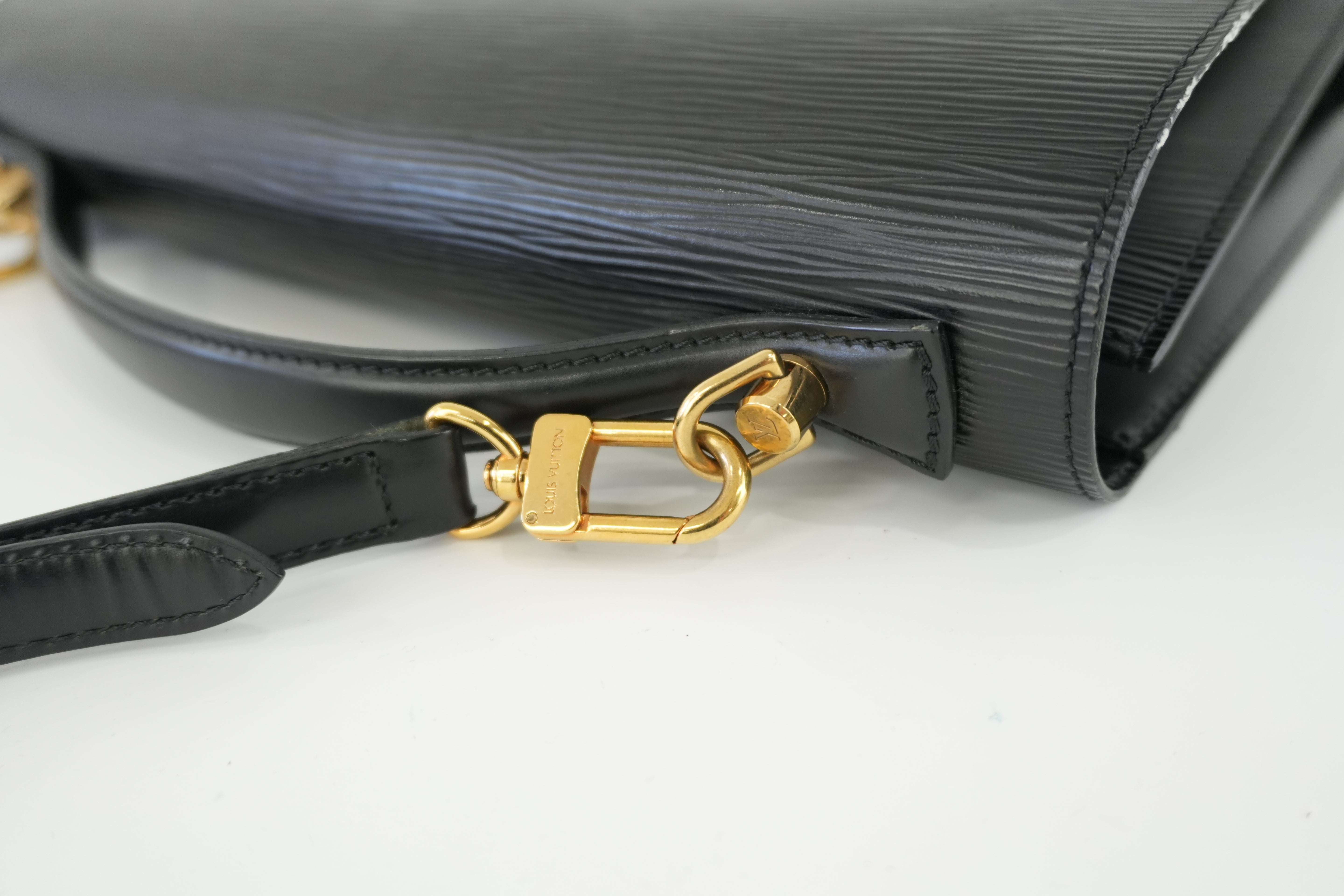 Louis Vuitton Epi Monceau Shoulder Bag Black Used