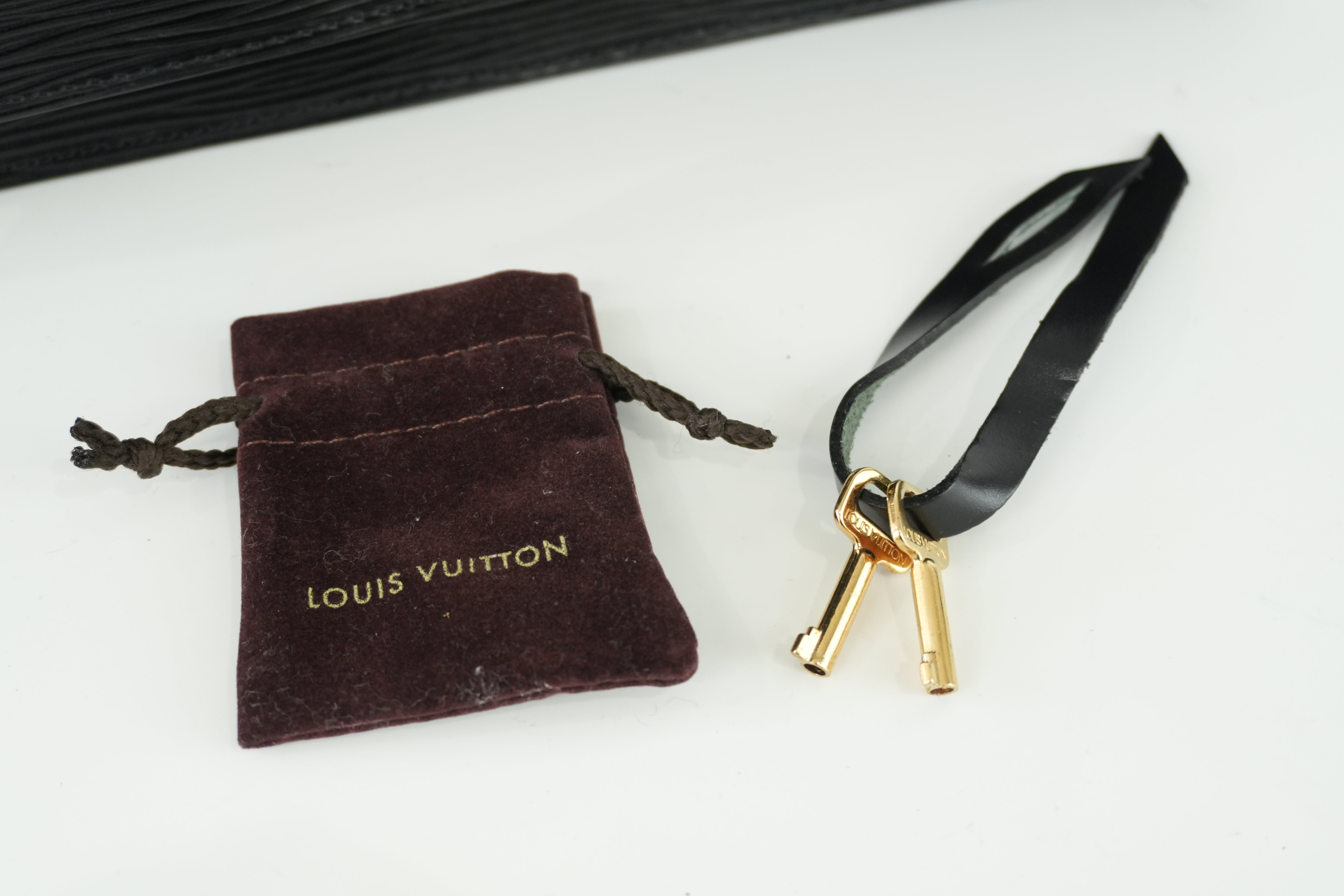 Louis Vuitton Epi Monceau Shoulder Bag Black Used