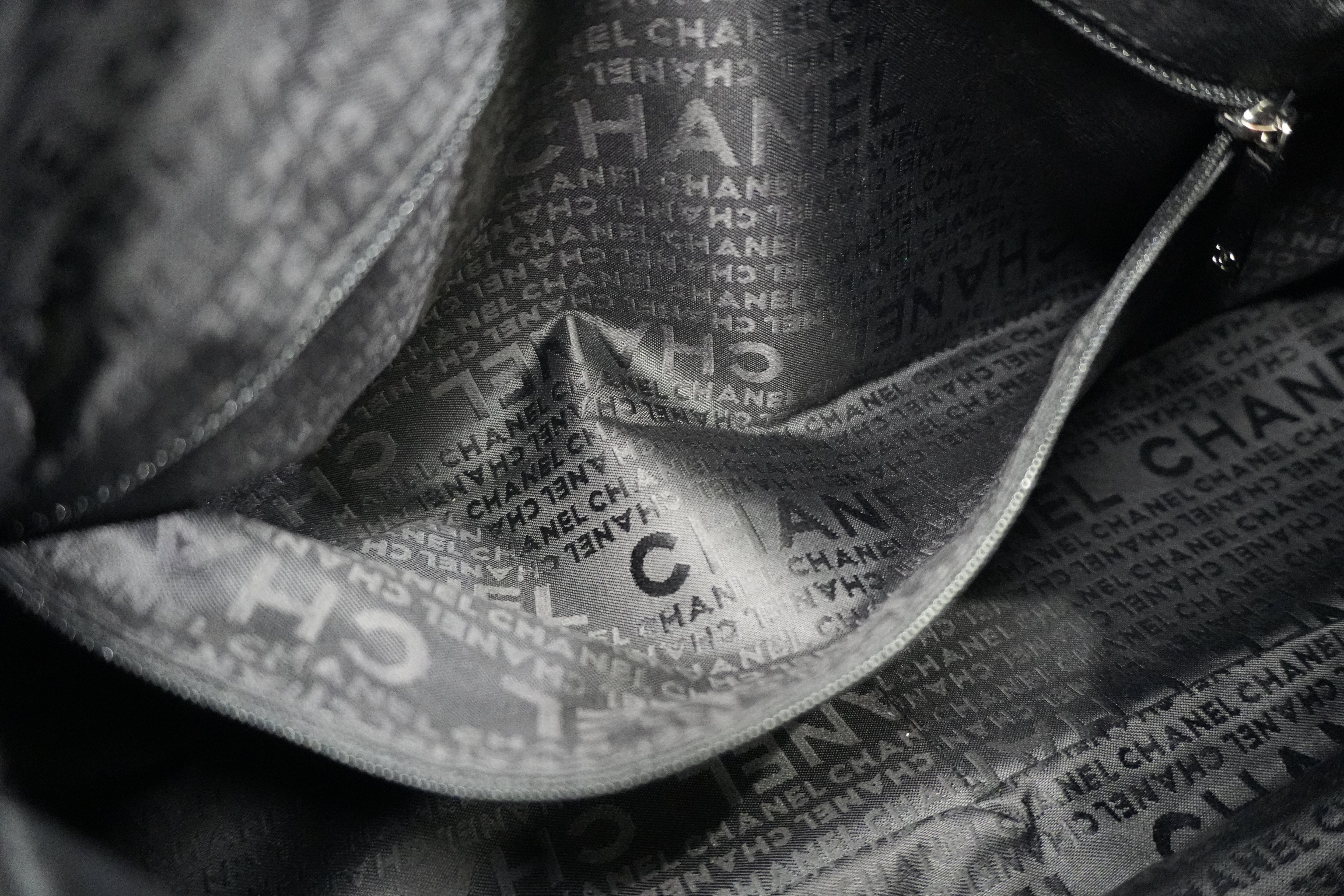 Pre-owned Chanel Chocolate Bar Handbag Black