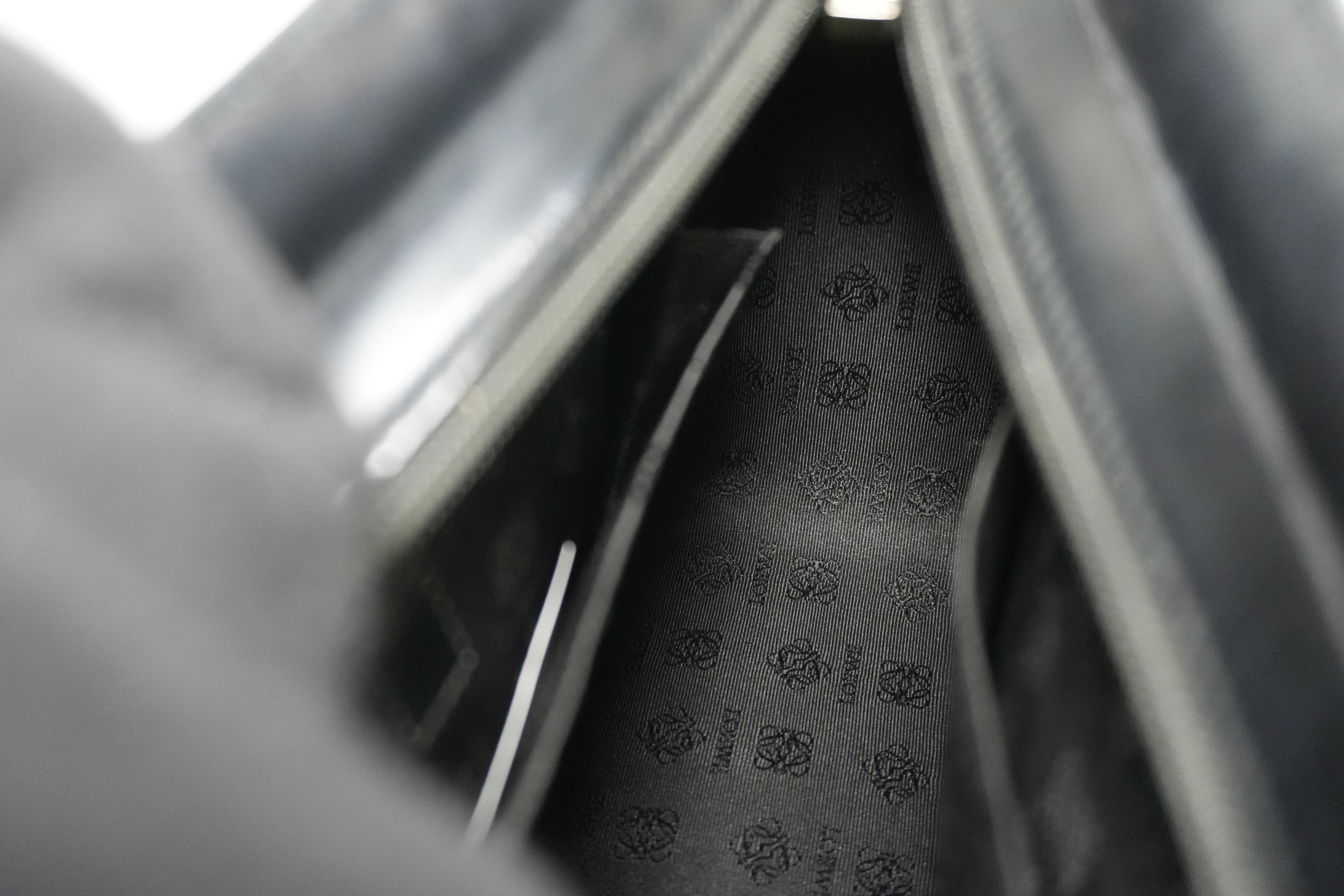 Pre-owned Loewe Shoulder Bag Black