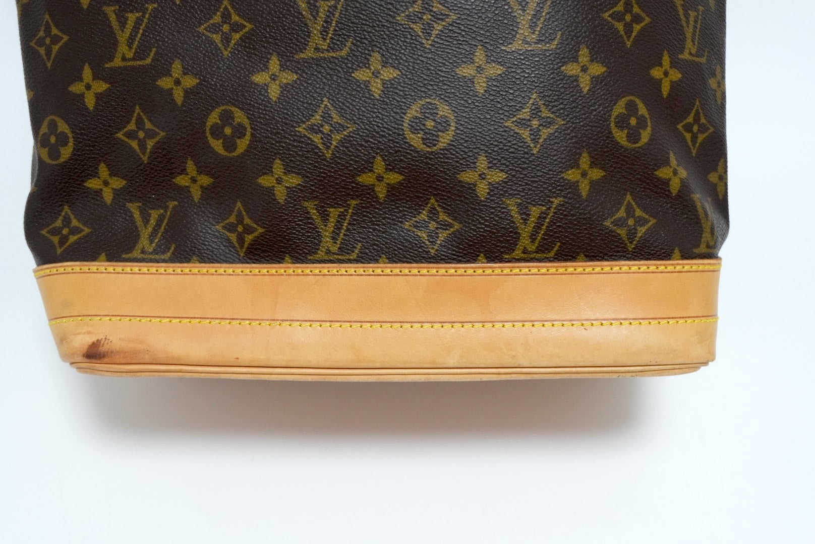 Borsa a tracolla a secchiello Louis Vuitton Noe GM usata