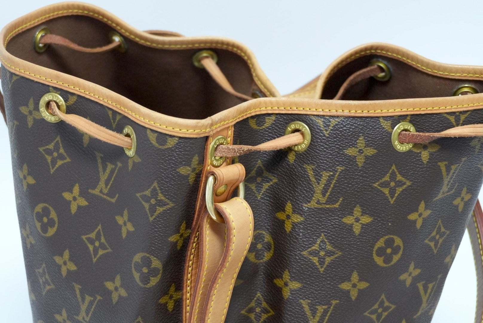 Borsa a tracolla a secchiello Louis Vuitton Noe GM usata