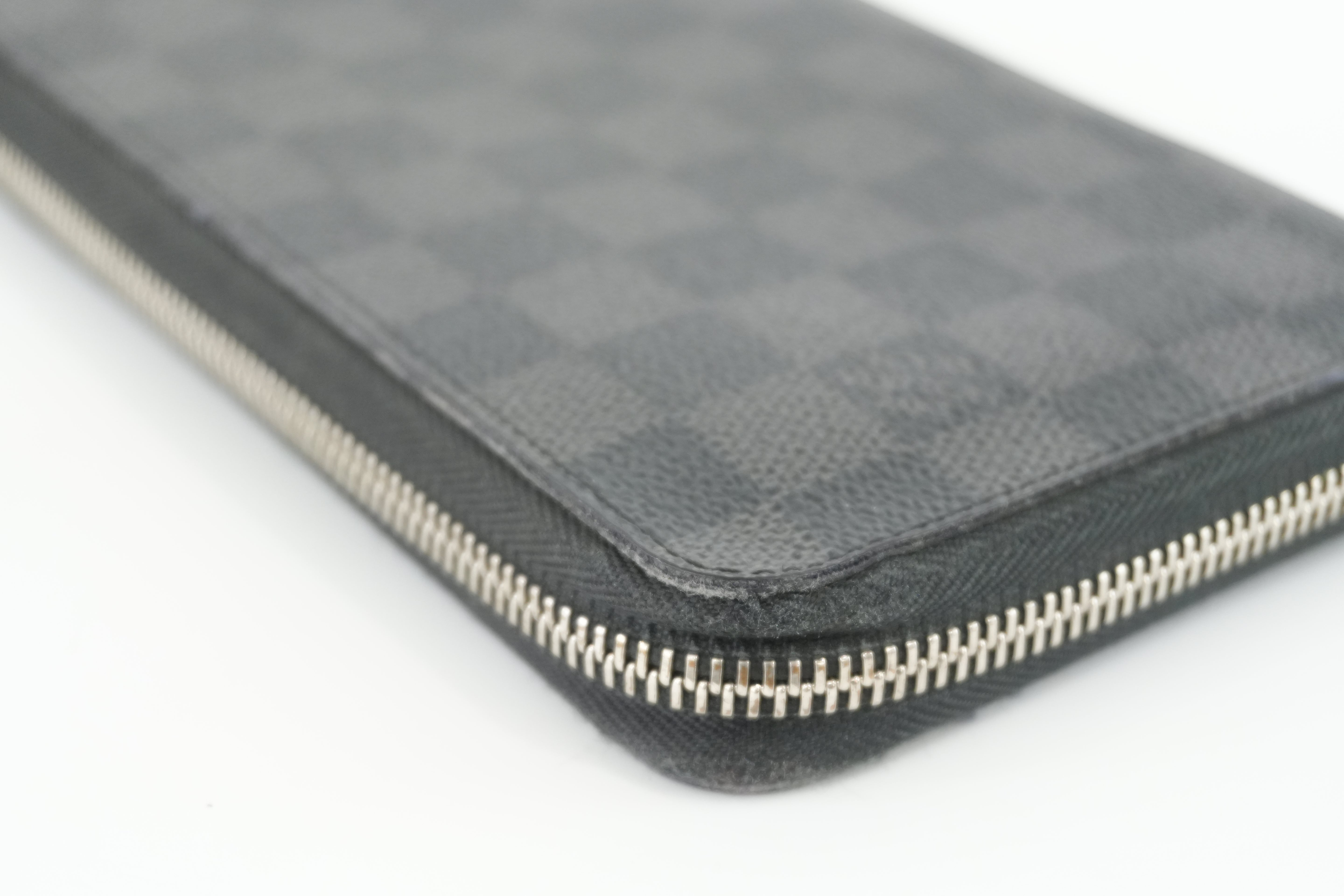 Louis Vuitton Damier Graphite Zippy Organizer Used