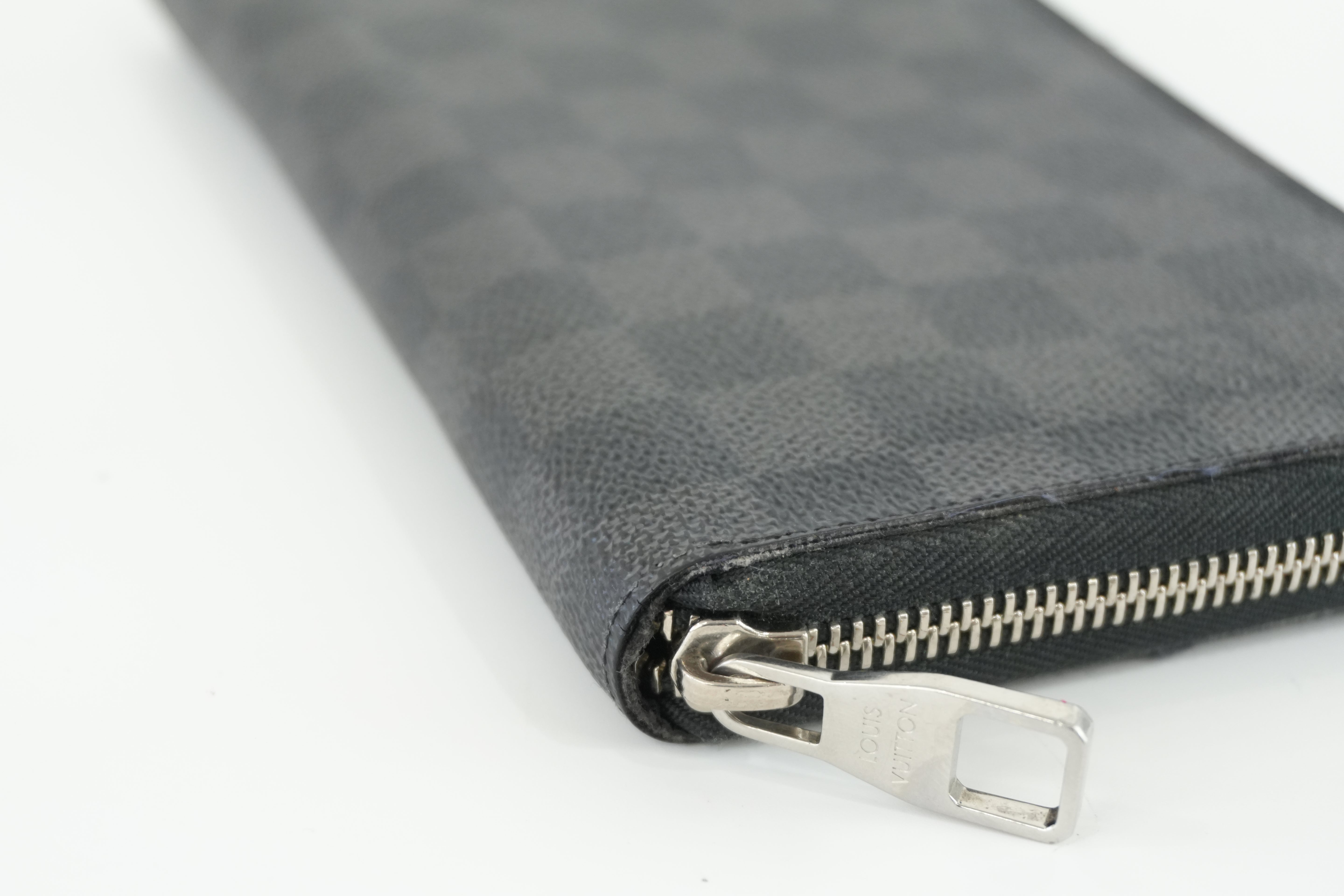 Louis Vuitton Damier Graphite Zippy Organizer Used