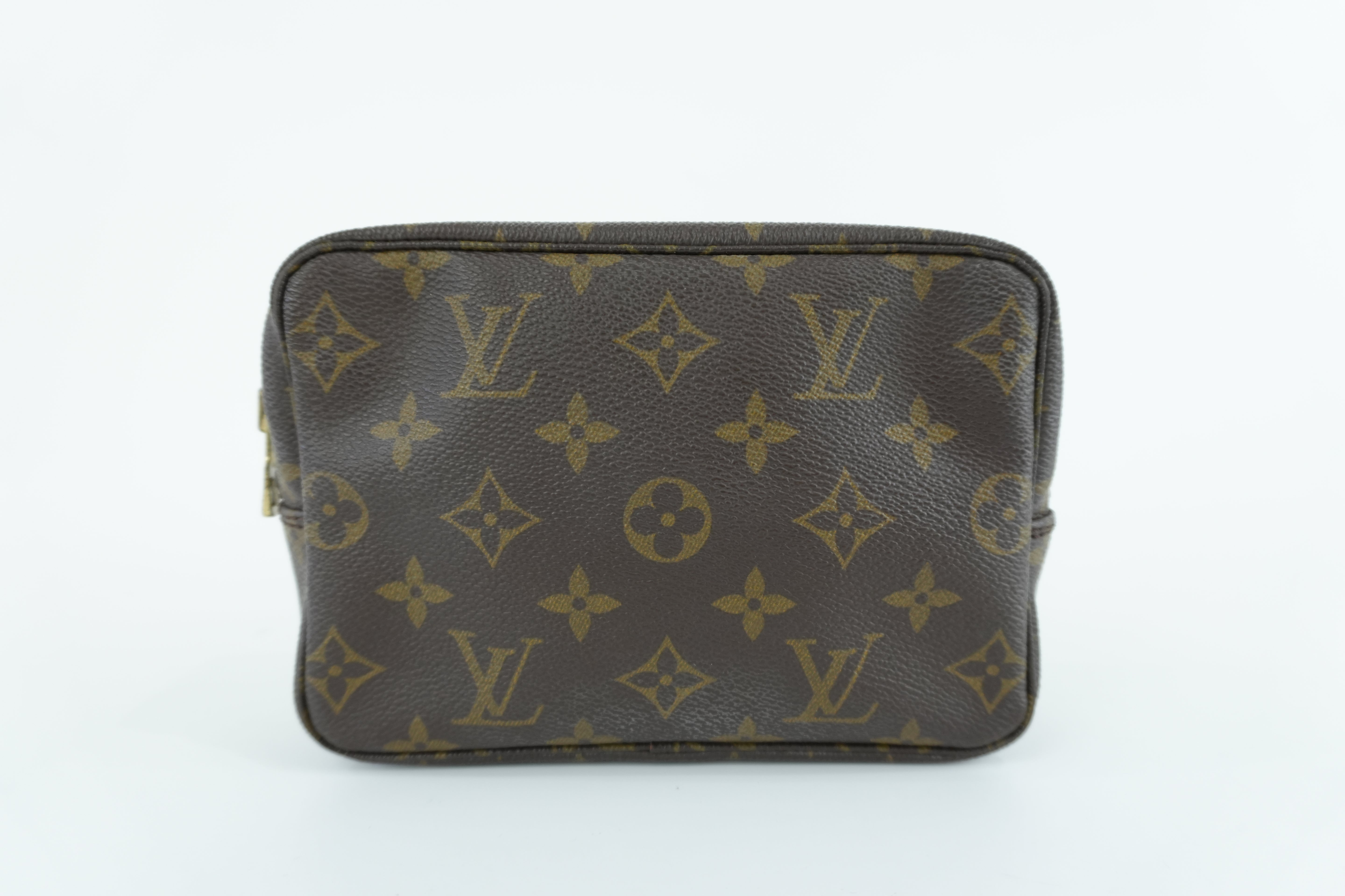 Louis Vuitton Trousse 18 Rare Pouch Used