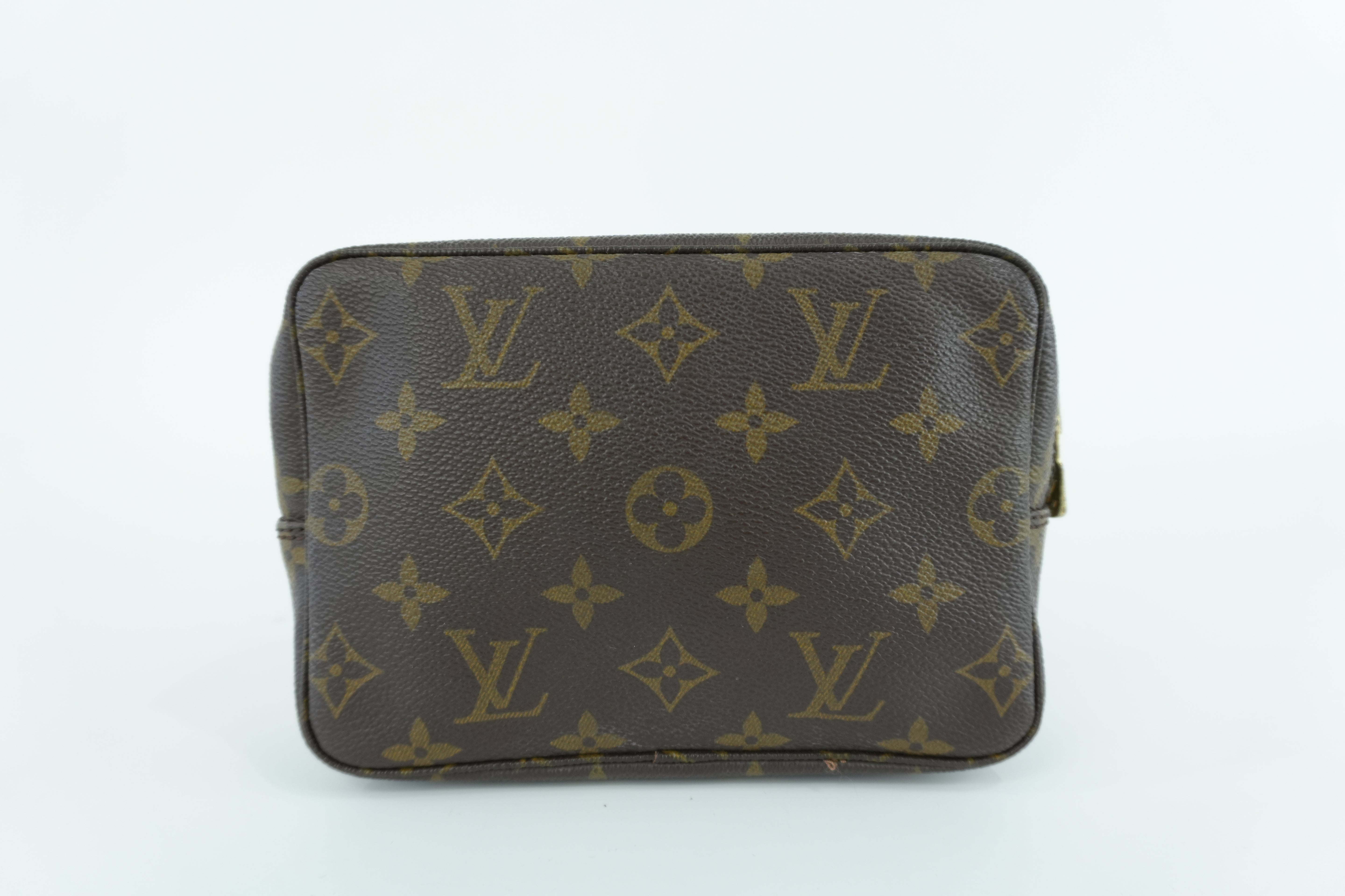 Louis Vuitton Trousse 18 Rare Pouch Used