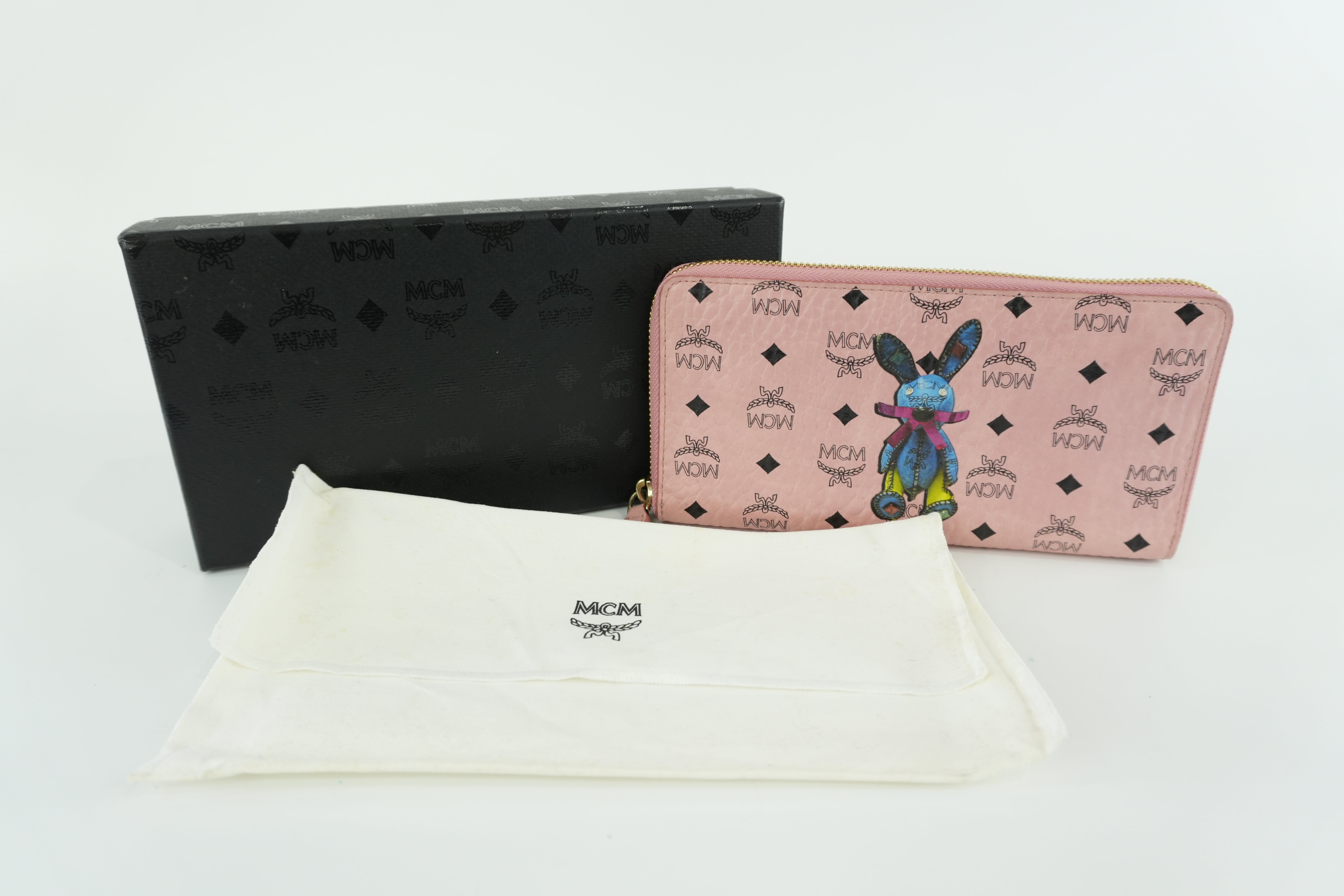 MCM Rabbit Zippy Wallet Used