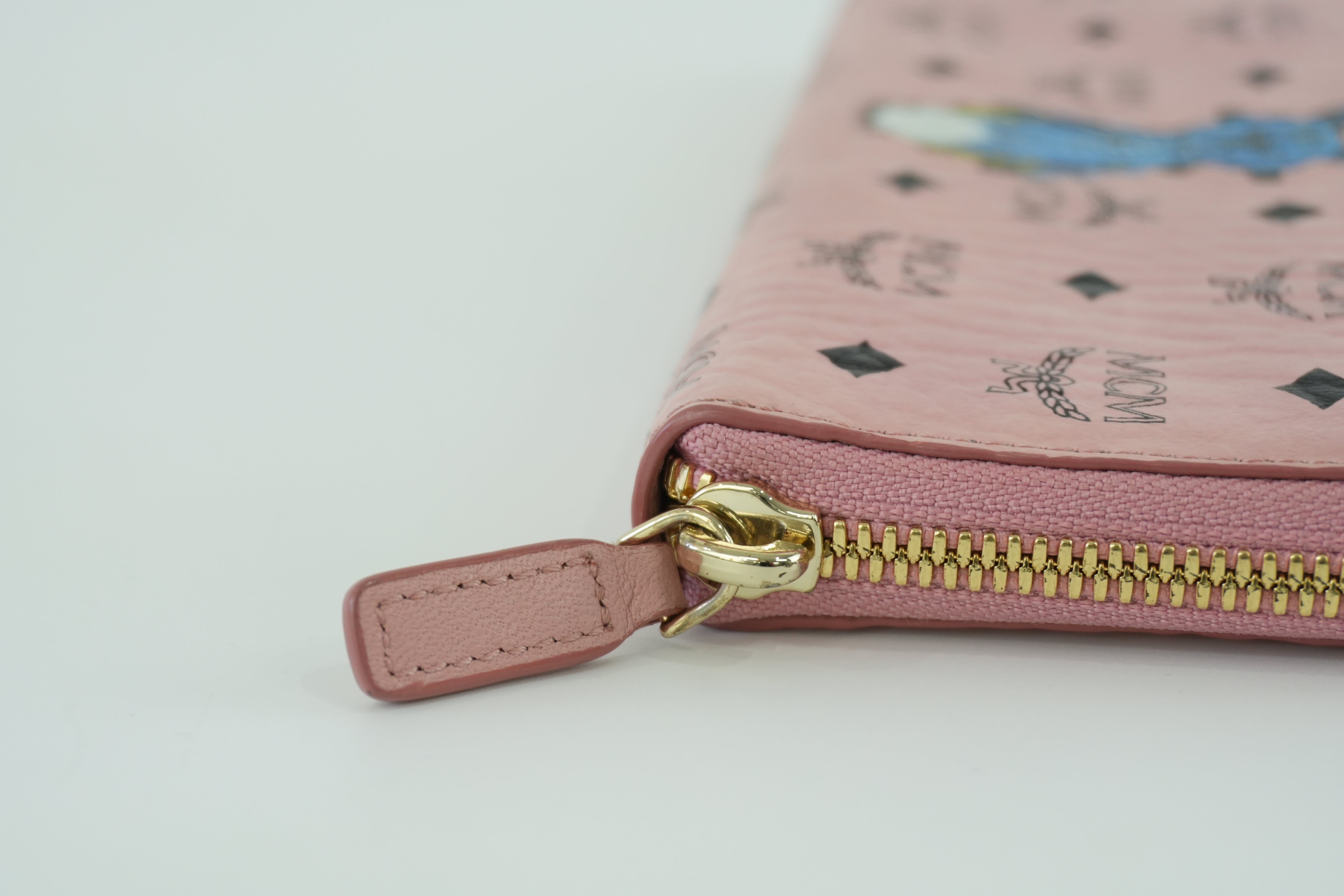 MCM Rabbit Zippy Wallet Used