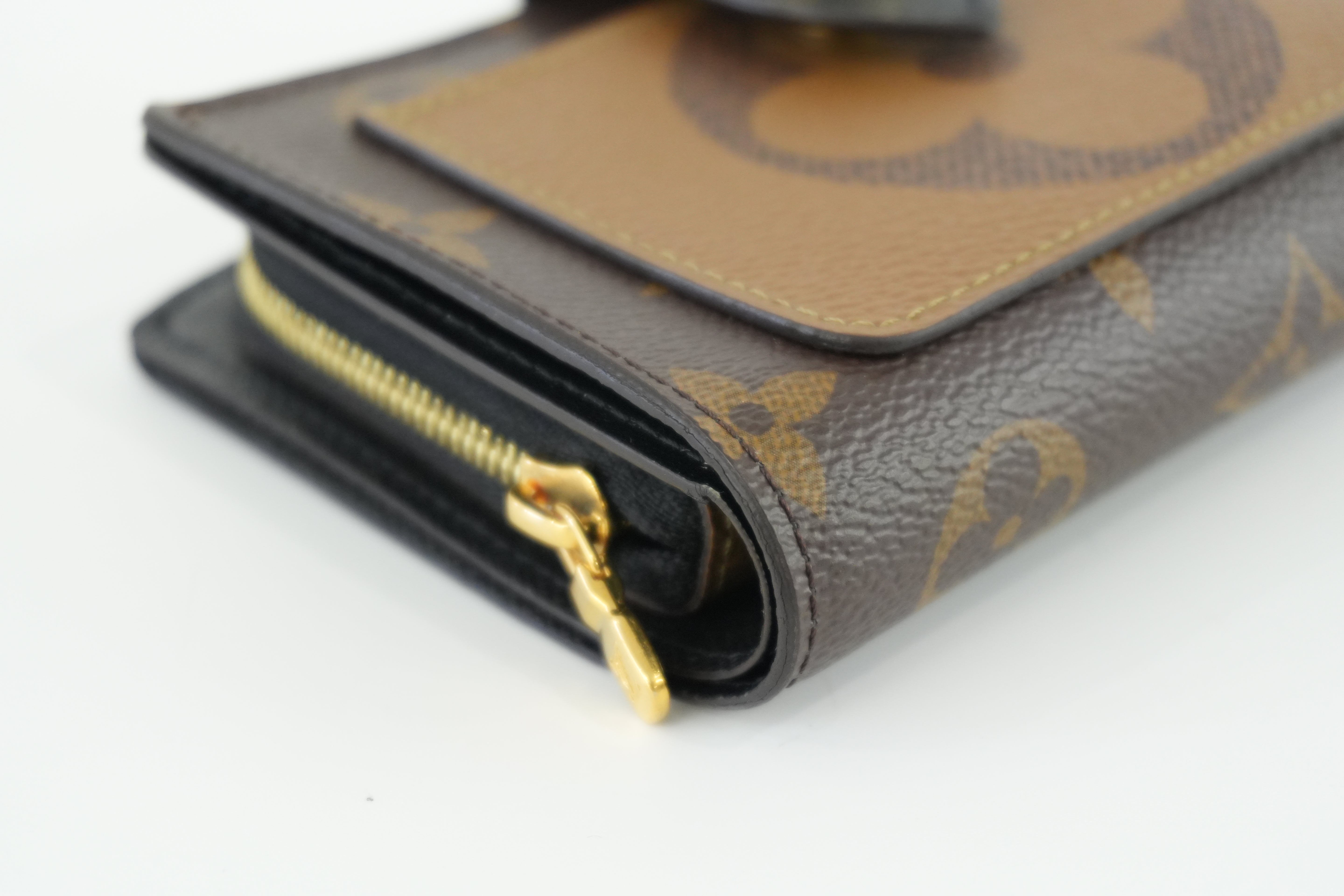 Louis Vuitton Monogram Reverse Juliet Wallet Used