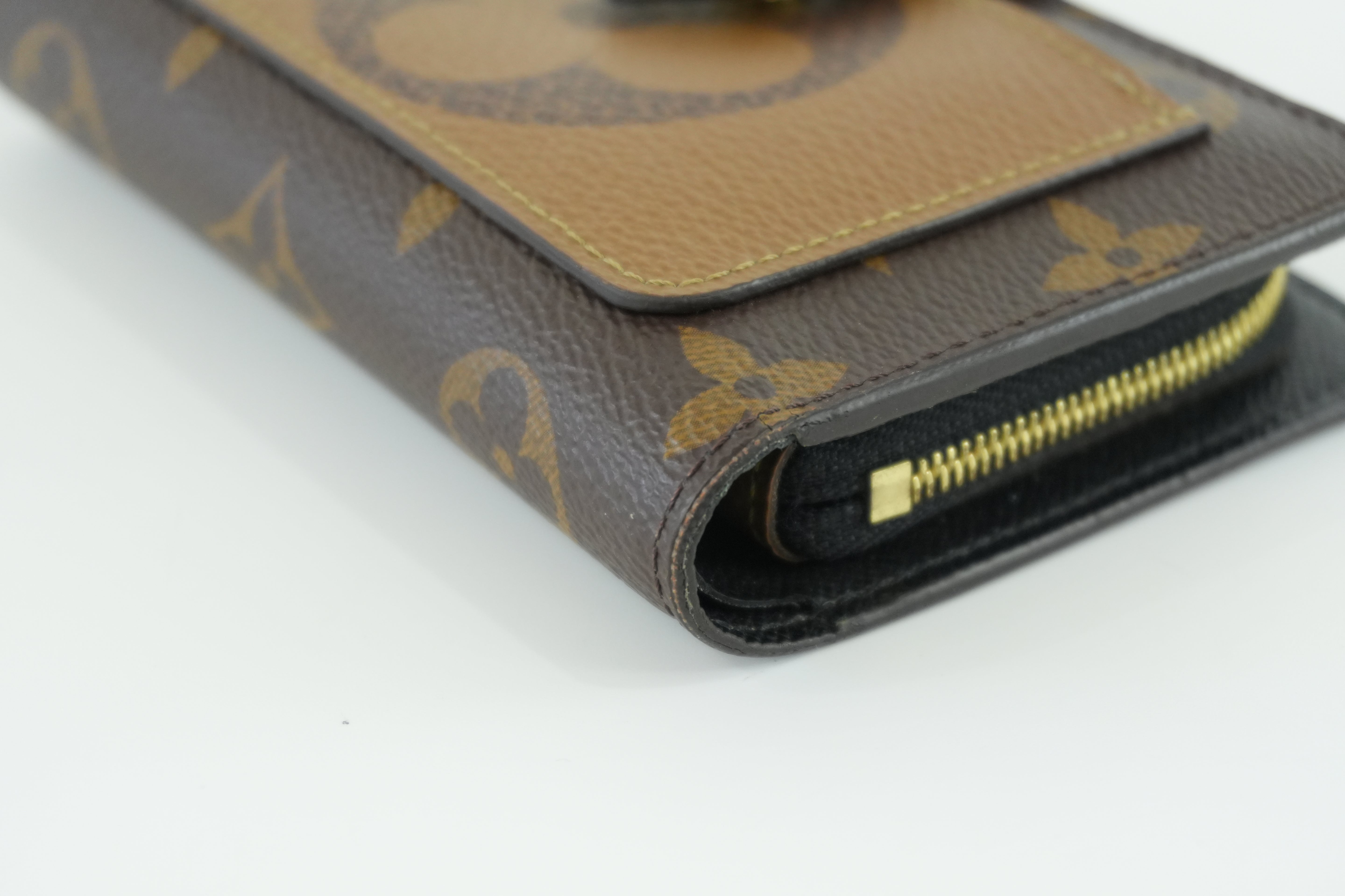 Louis Vuitton Monogram Reverse Juliet Wallet Used