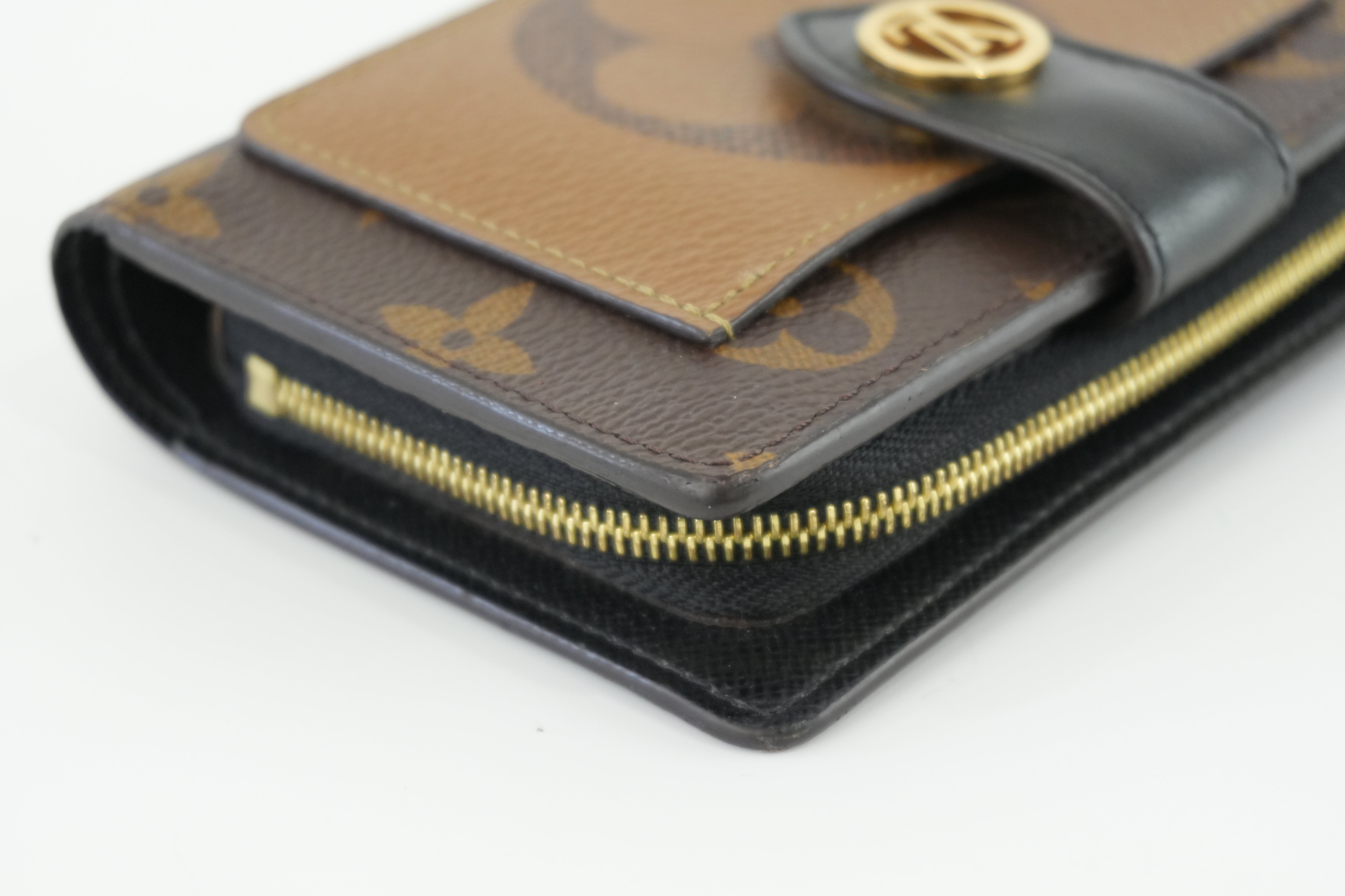 Louis Vuitton Monogram Reverse Juliet Wallet Used