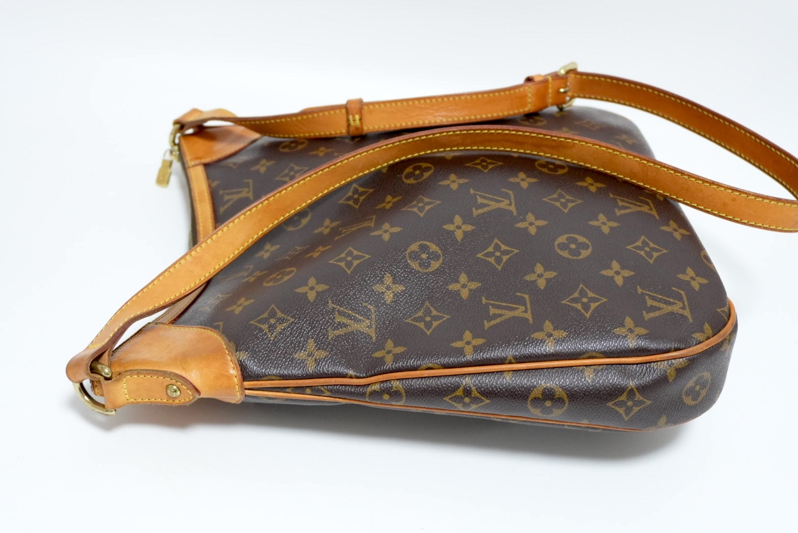 Louis Vuitton Odeon MM Shoulder Bag Used