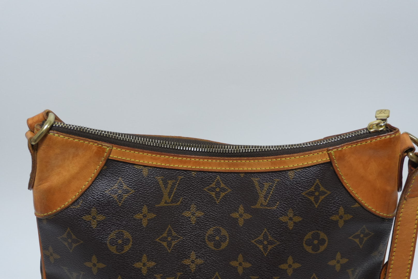 Louis Vuitton Odeon MM Shoulder Bag Used