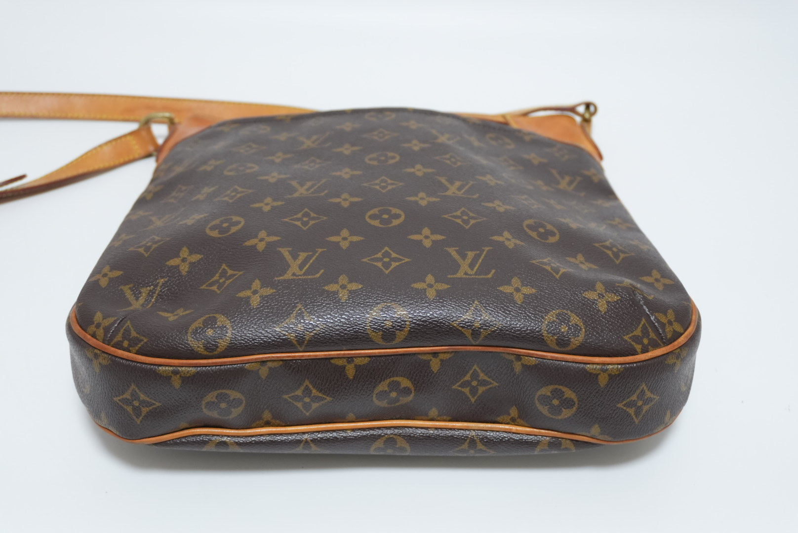 Louis Vuitton Odeon MM Shoulder Bag Used